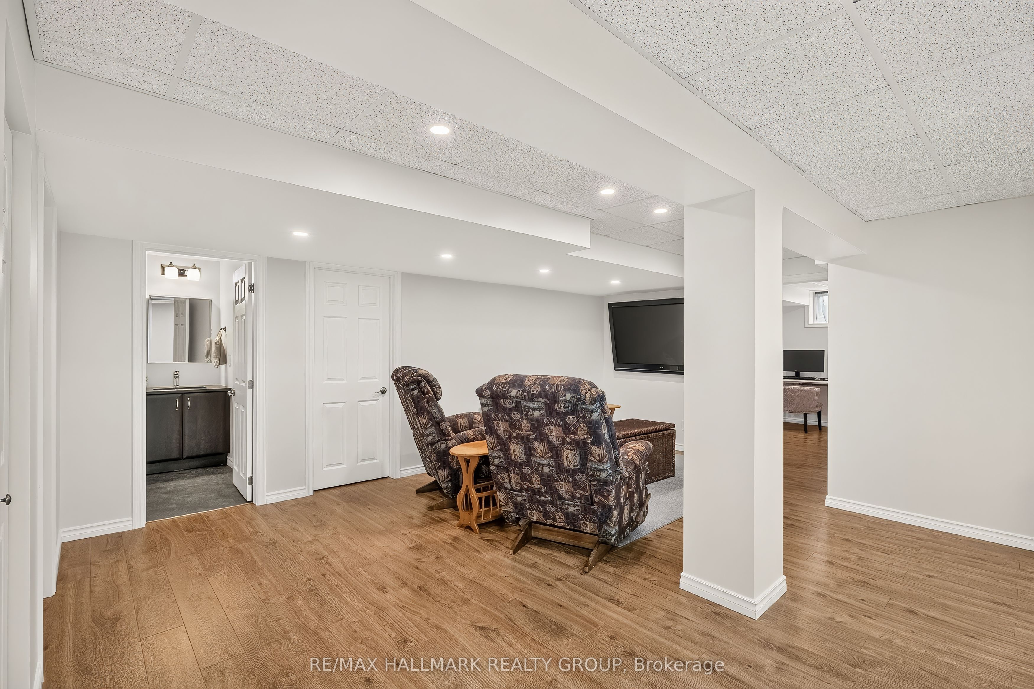101 Queen Charlotte Street Property Photo 35