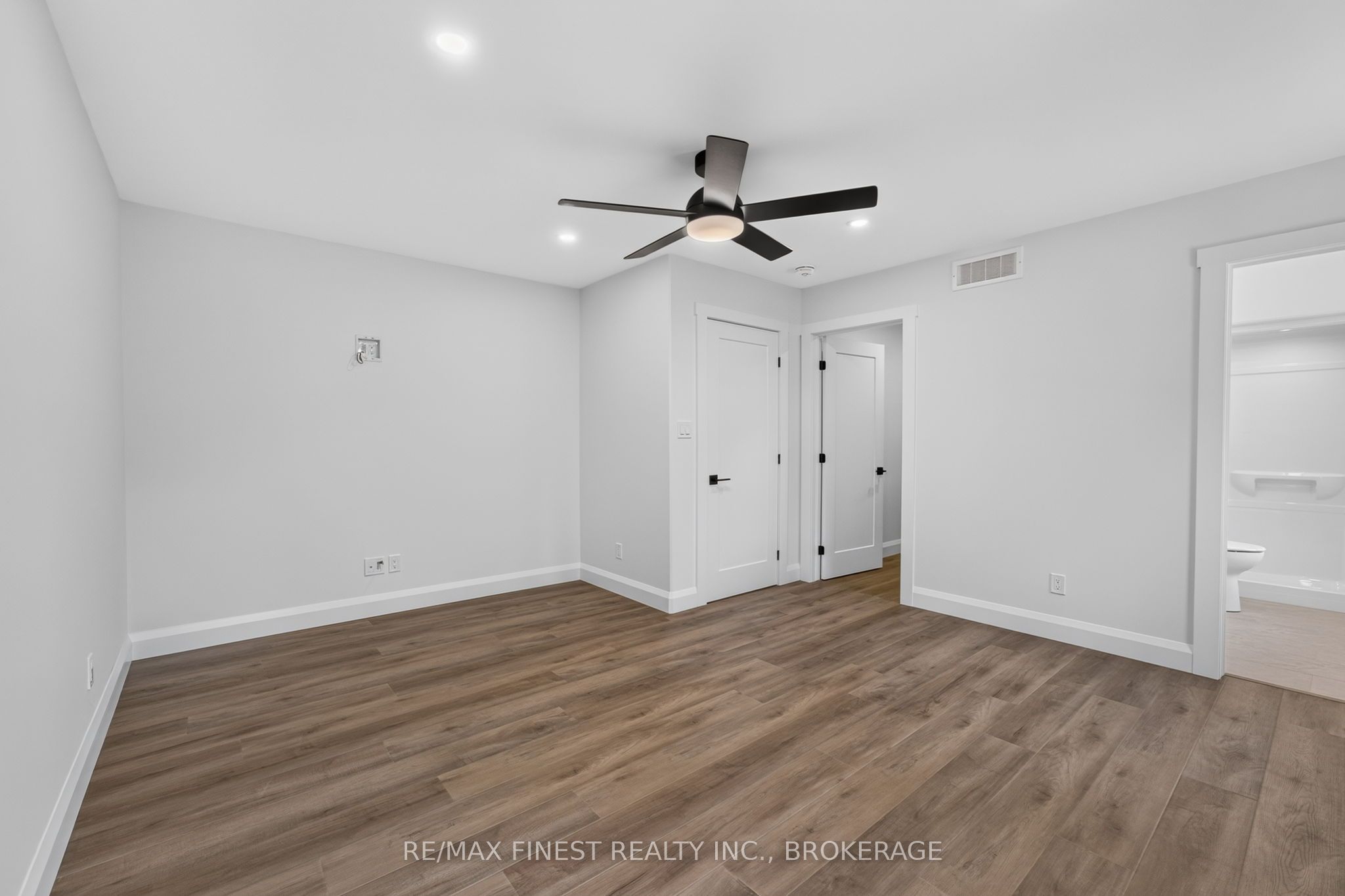 38 East Street Property Photo 26