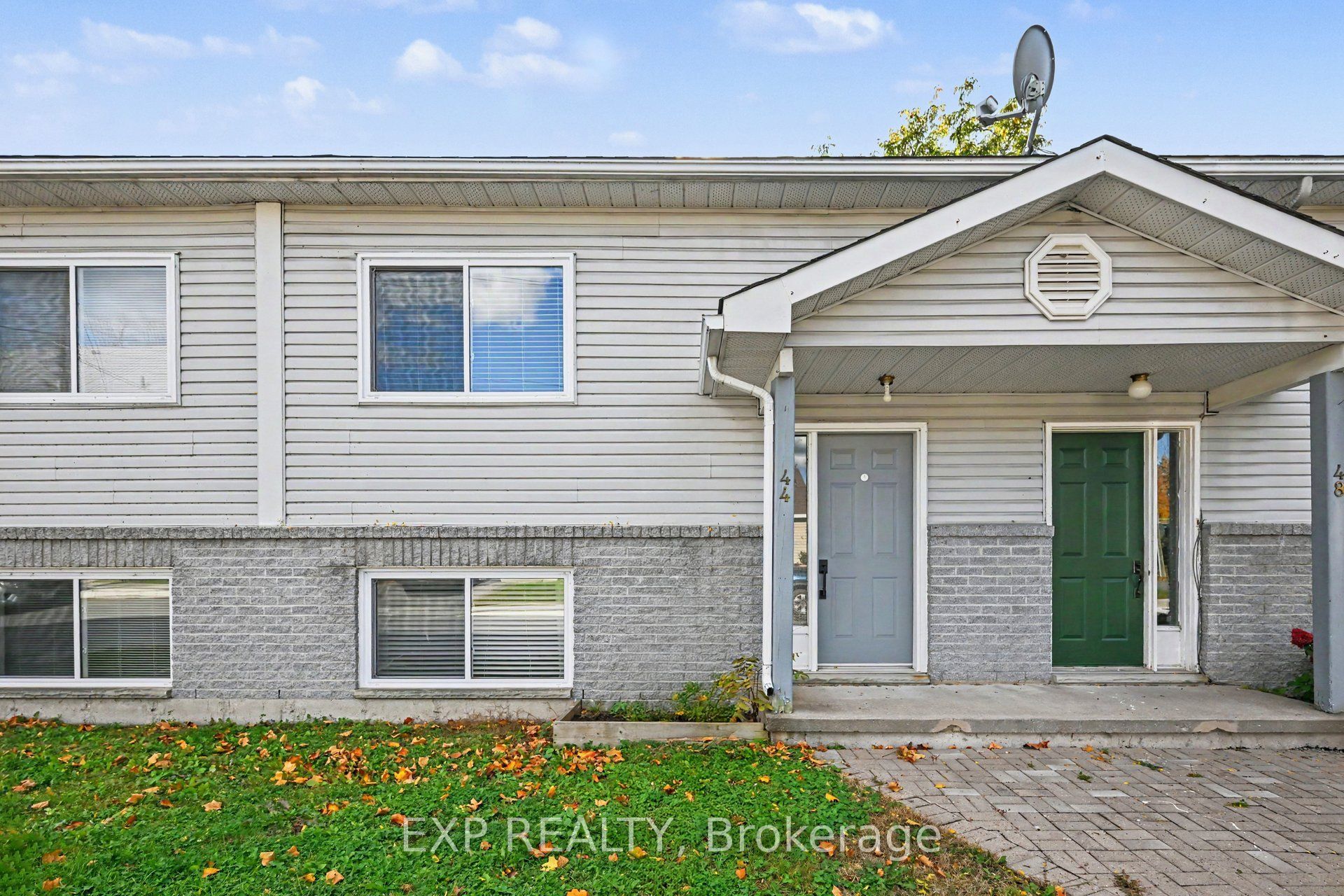 44 Union Street N Property Photo 2