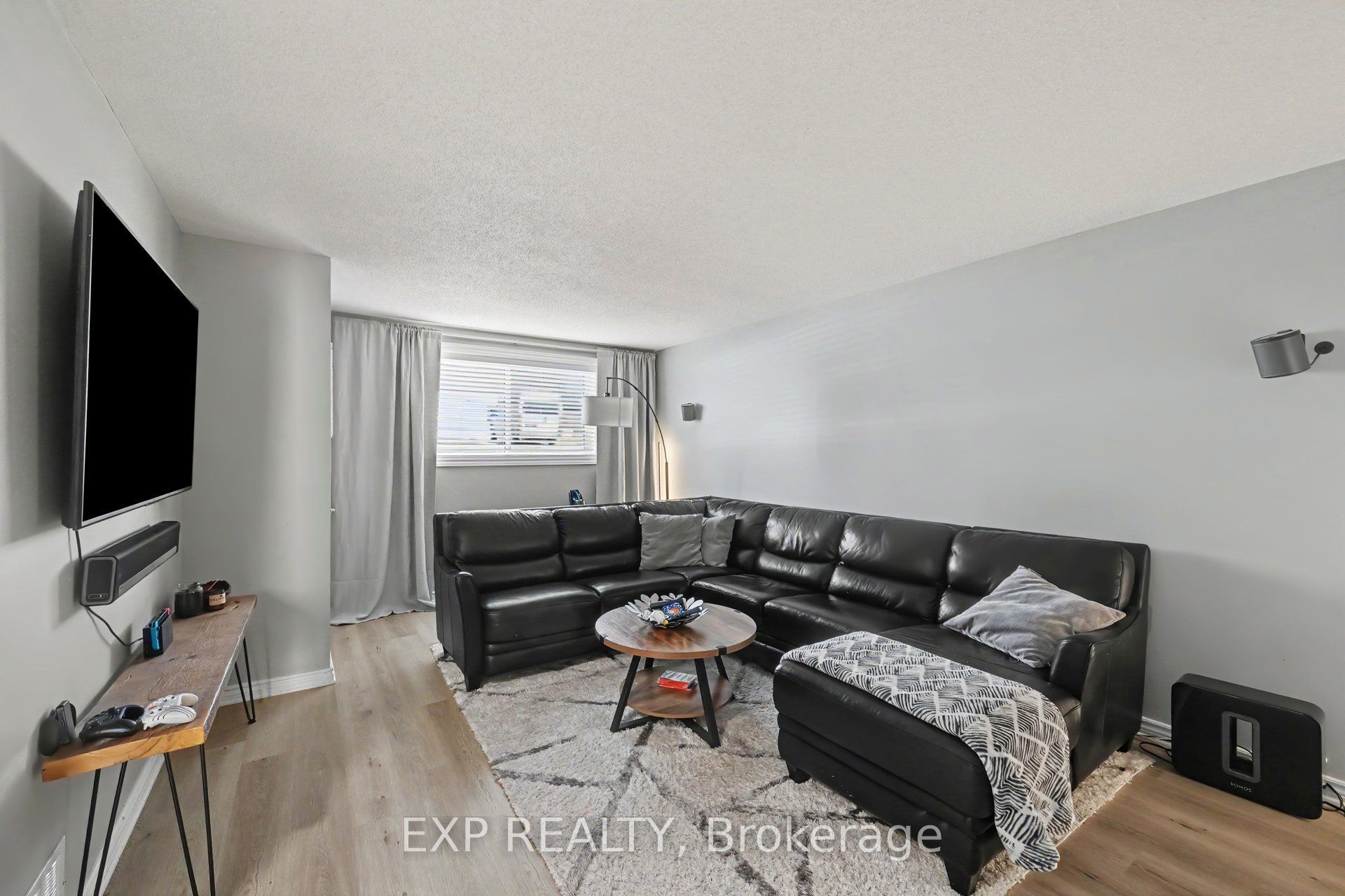 44 Union Street N Property Photo 4