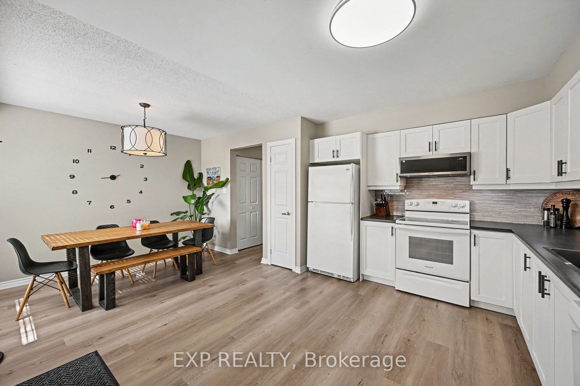 44 Union Street N Property Photo 13