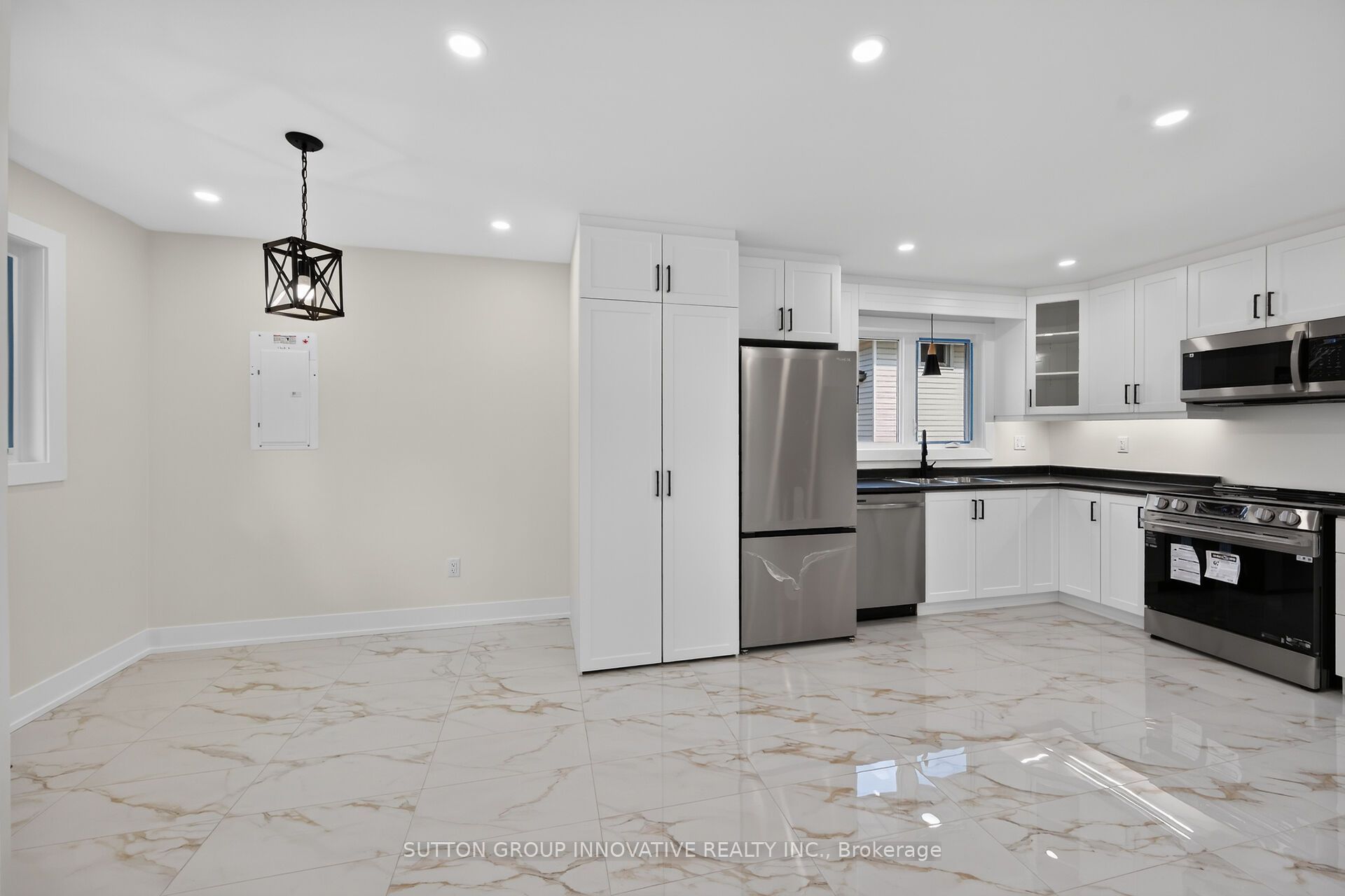331 East 17th Street Property Photo 4