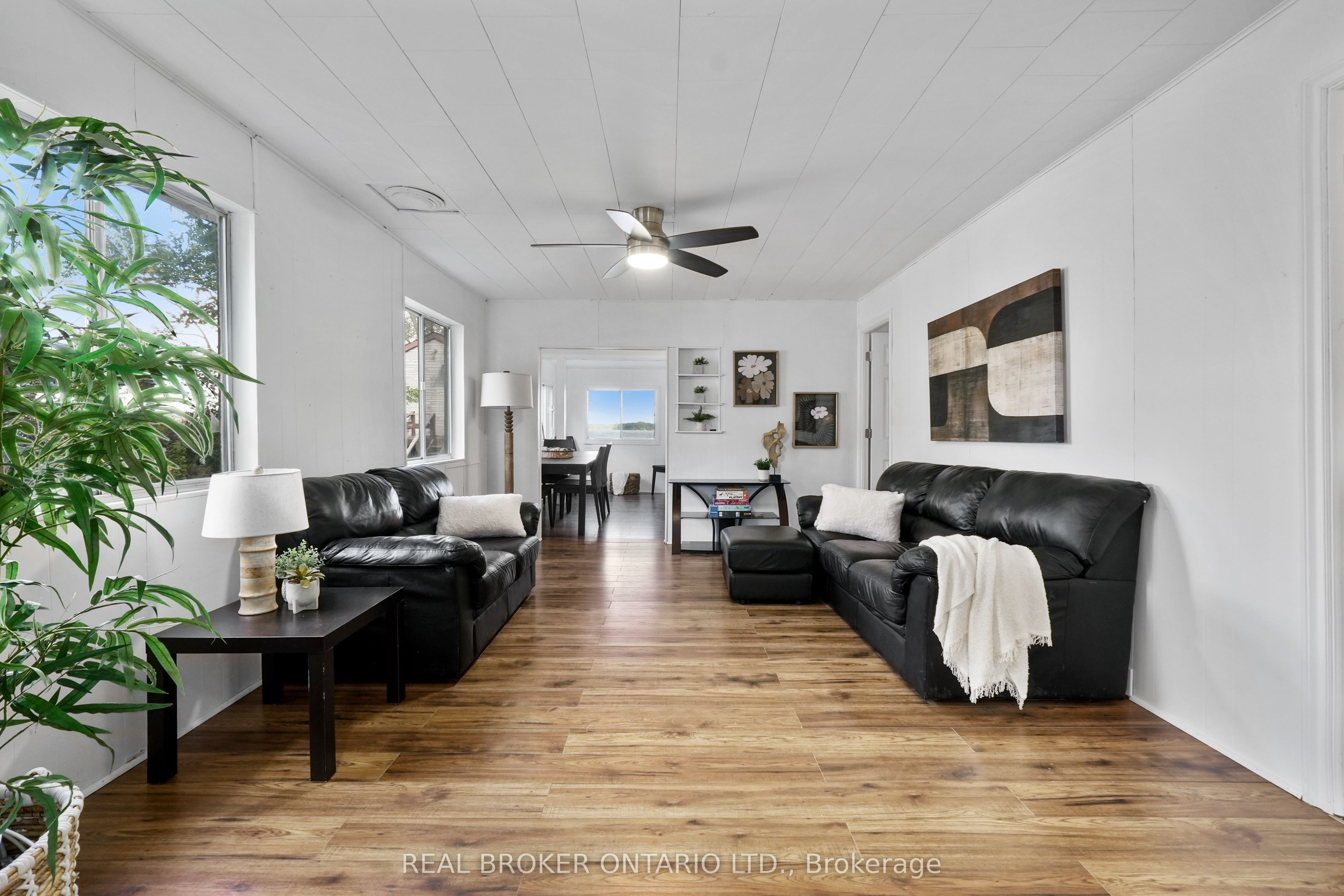 5268 Oriole Beach -180 Road Property Photo 8