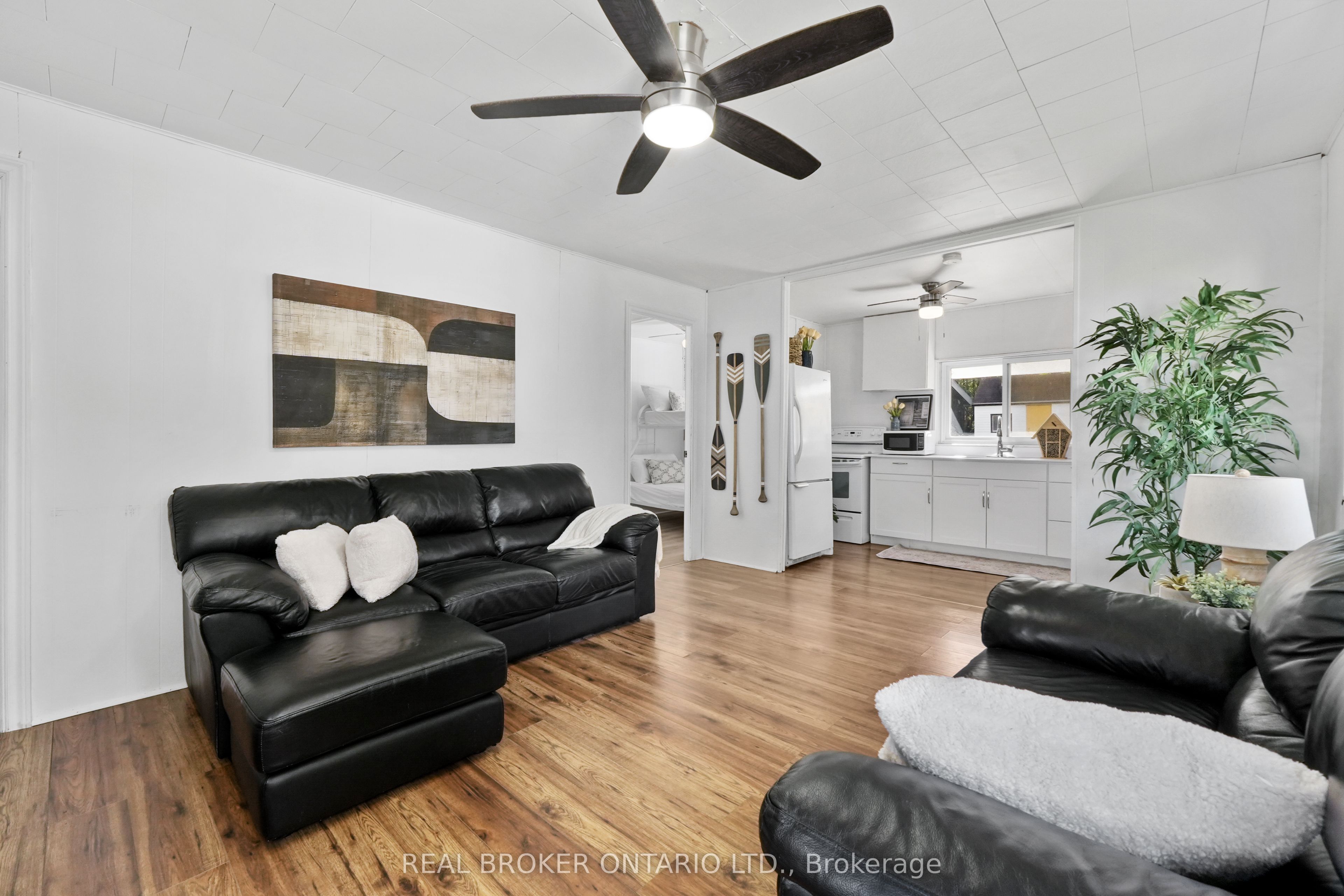5268 Oriole Beach -180 Road Property Photo 9