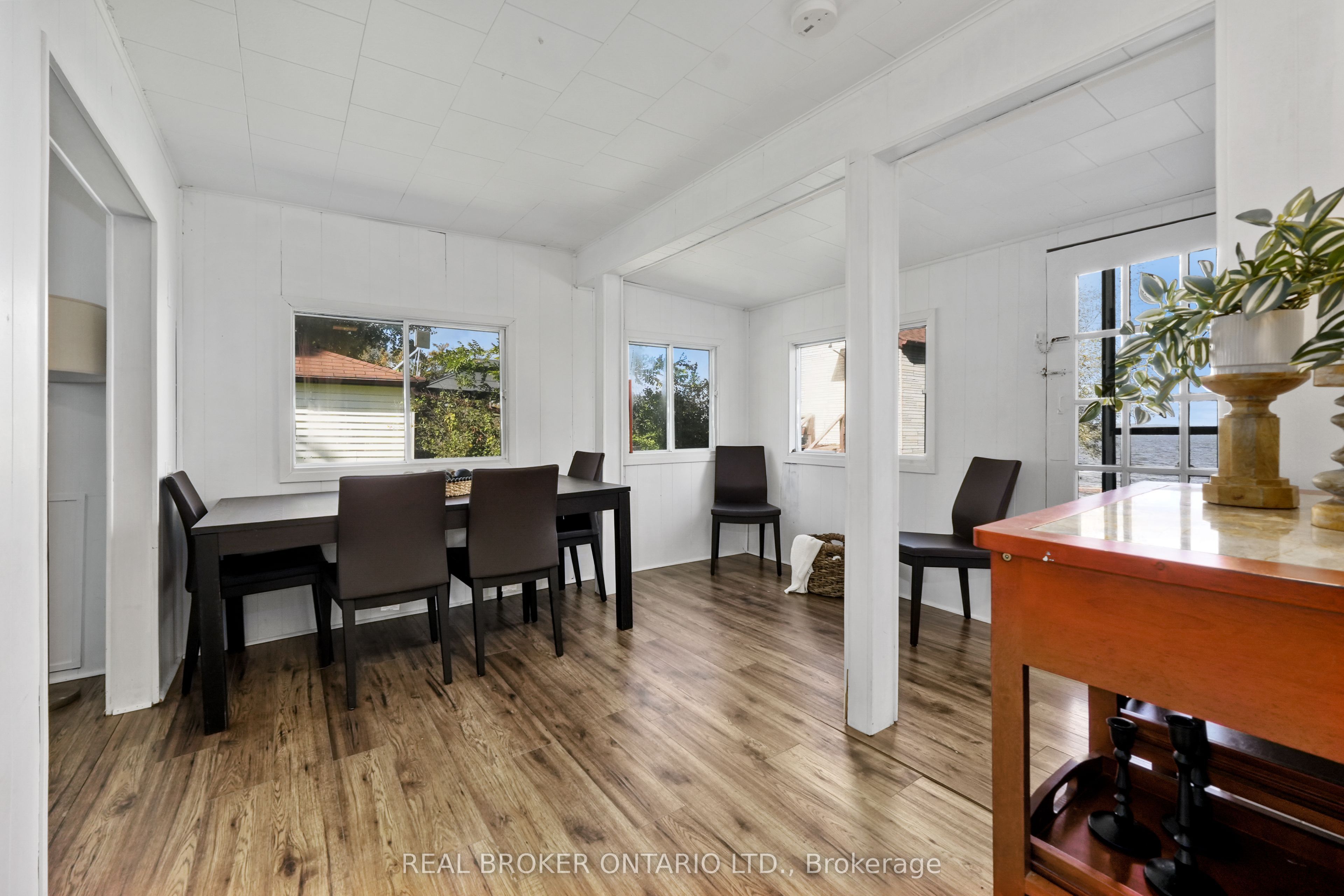 5268 Oriole Beach -180 Road Property Photo 11