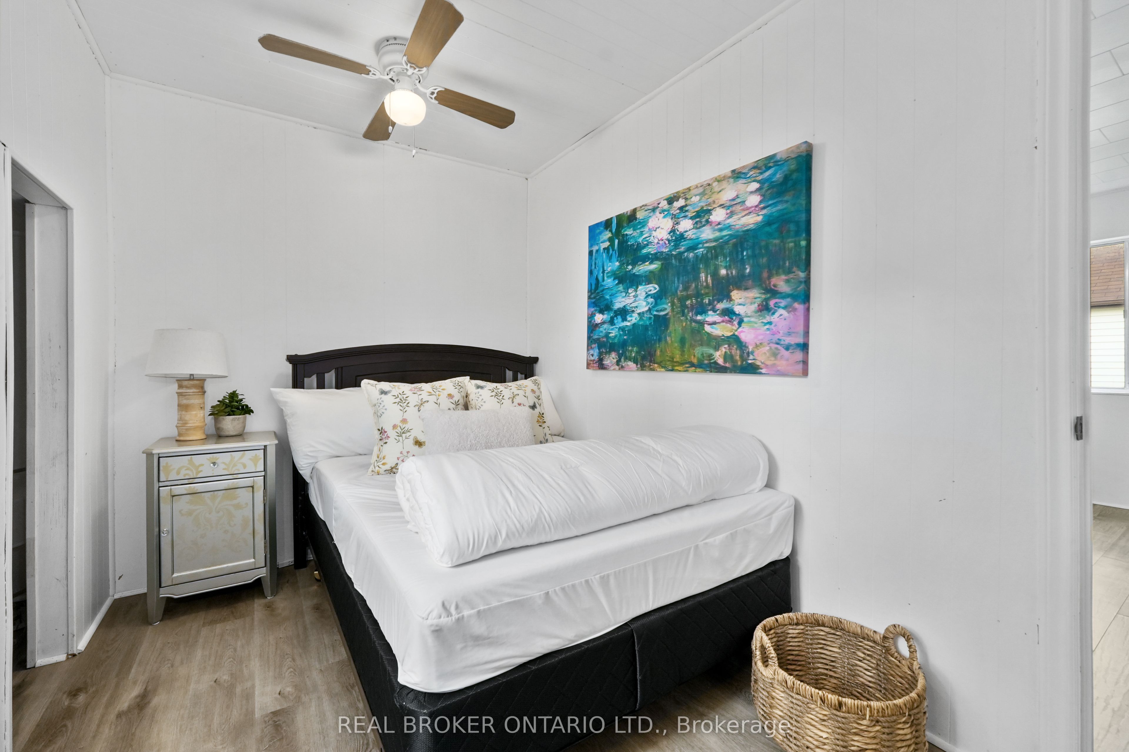 5268 Oriole Beach -180 Road Property Photo 16