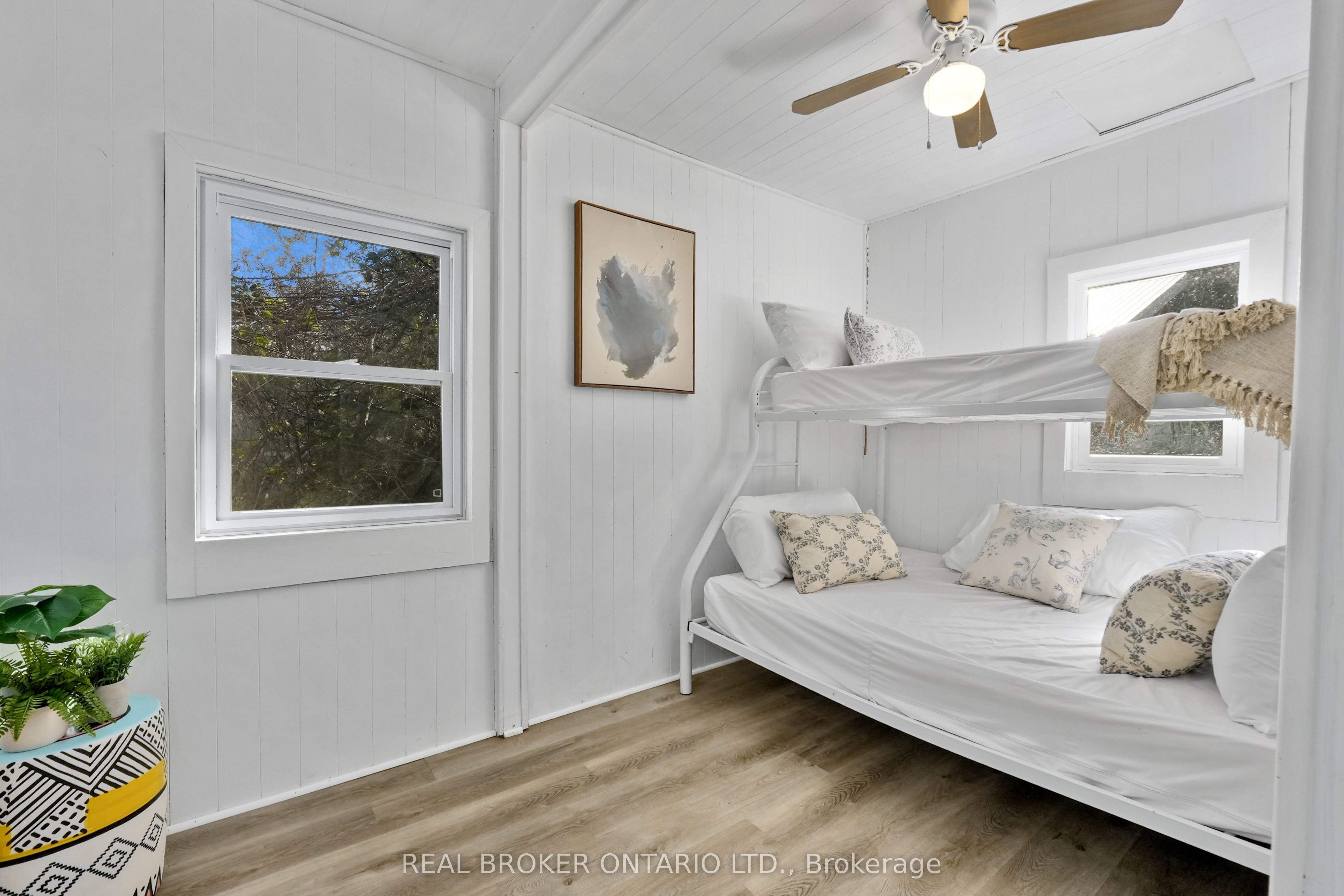 5268 Oriole Beach -180 Road Property Photo 17