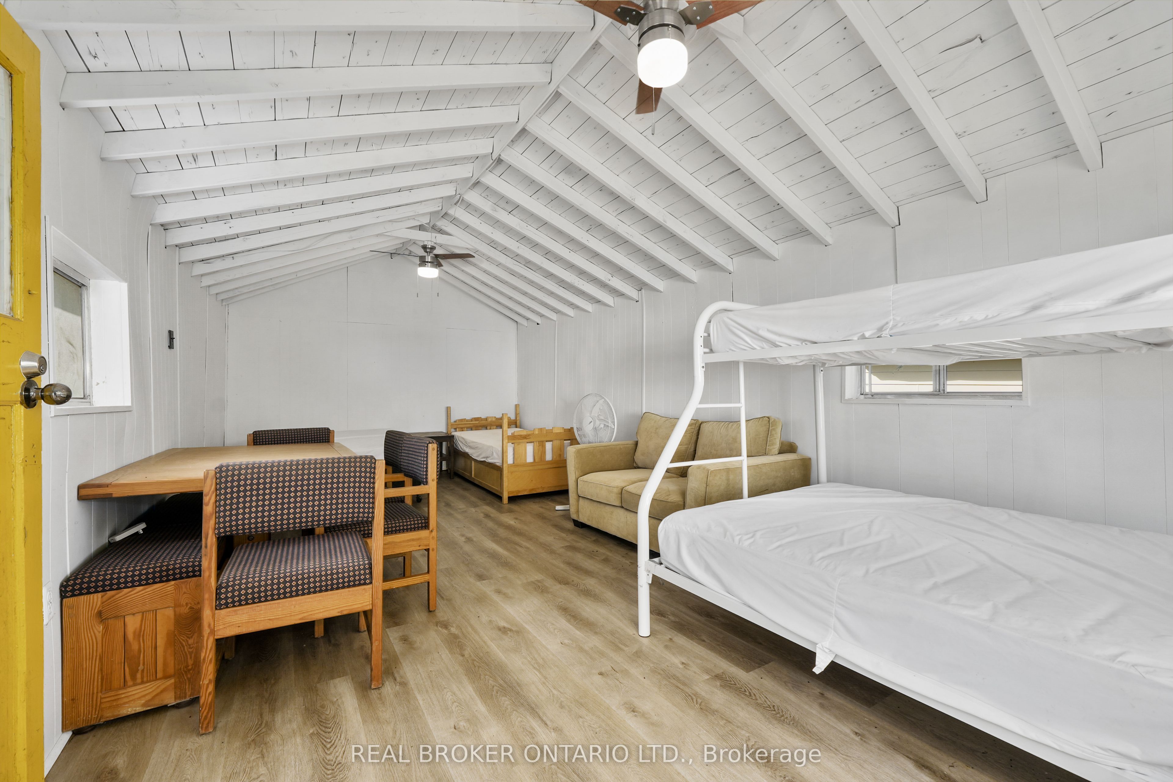 5268 Oriole Beach -180 Road Property Photo 18