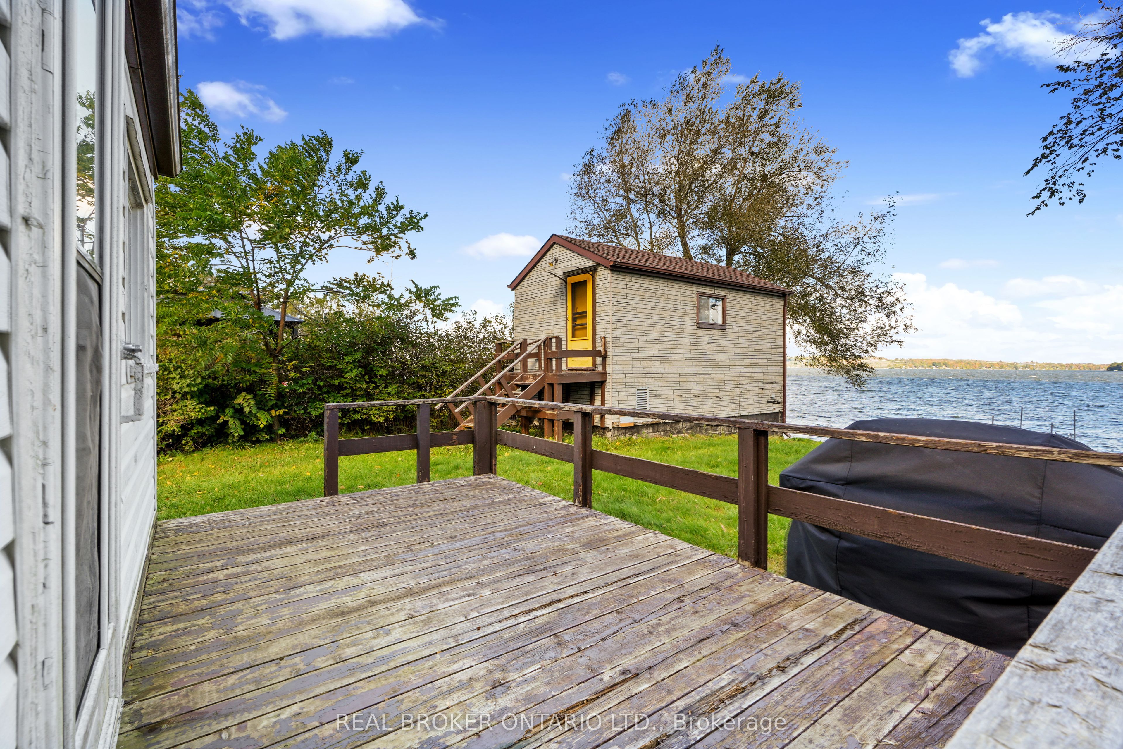 5268 Oriole Beach -180 Road Property Photo 21