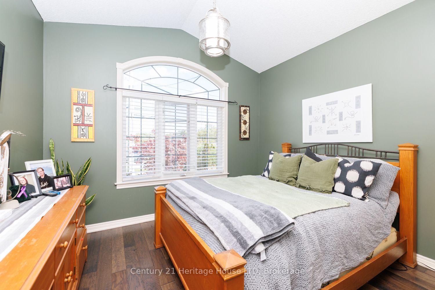 21 Burleigh Road S Property Photo 18