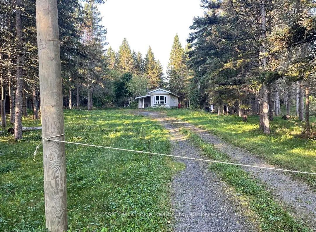 928 595 Highway Property Photo 1