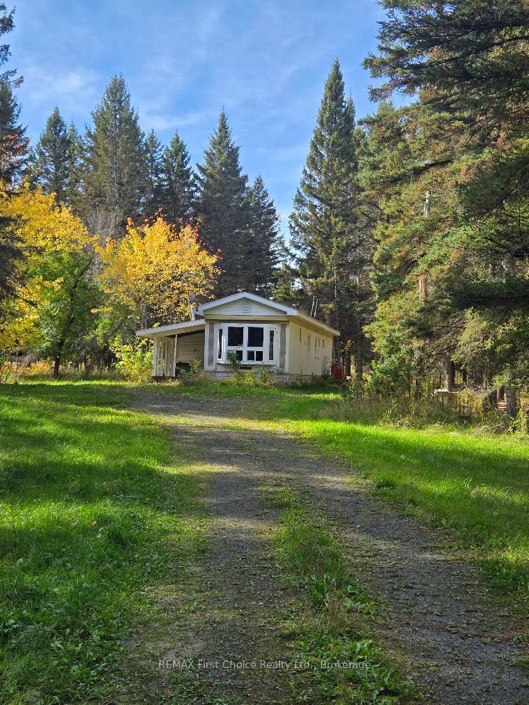 928 595 Highway Property Photo 5