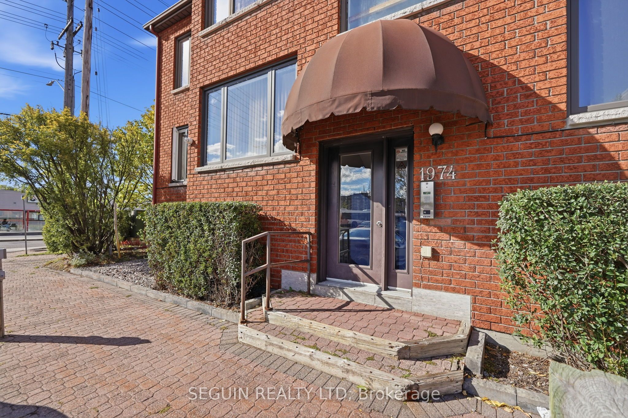 1974 St Laurent Boulevard 302 Property Photo 7