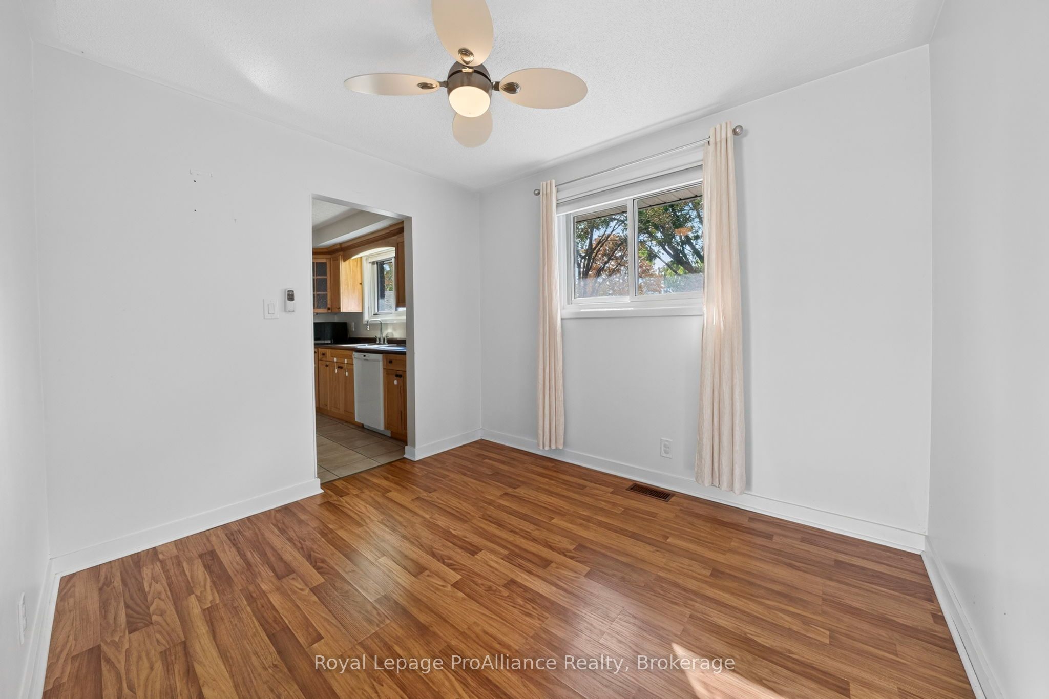 26 Lexington Crescent Property Photo 6