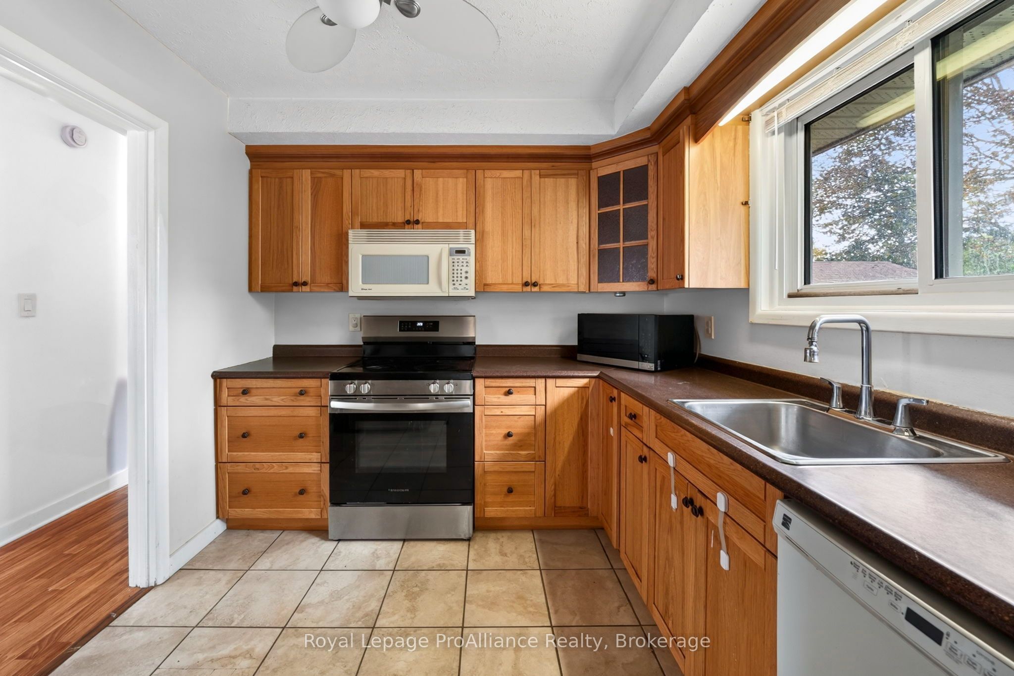 26 Lexington Crescent Property Photo 8