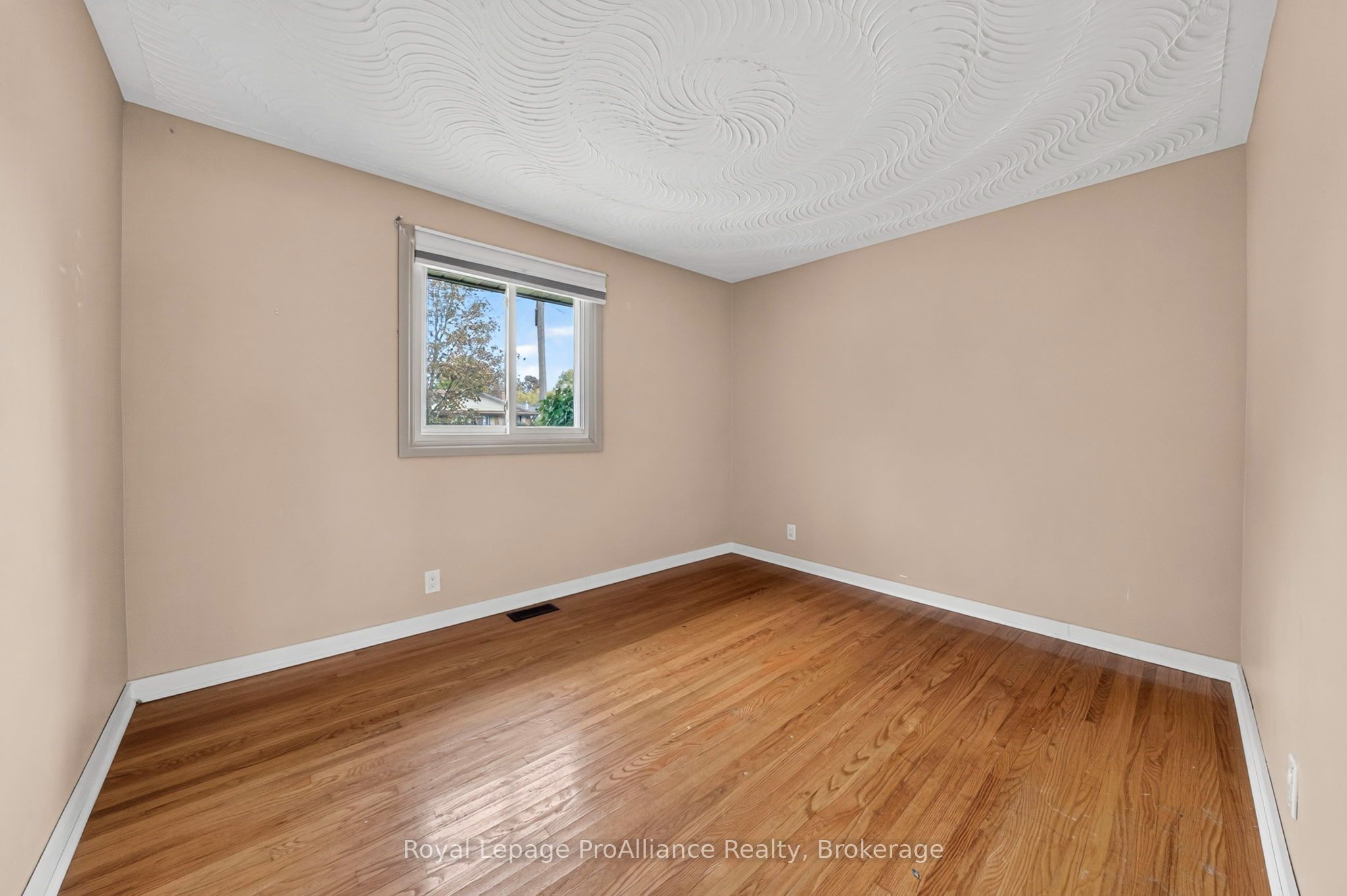 26 Lexington Crescent Property Photo 10
