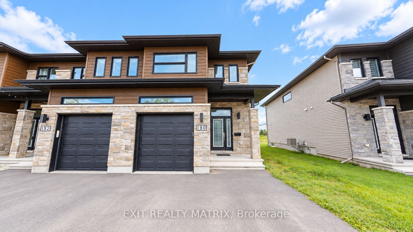 190 Argile Street Property Photo 1