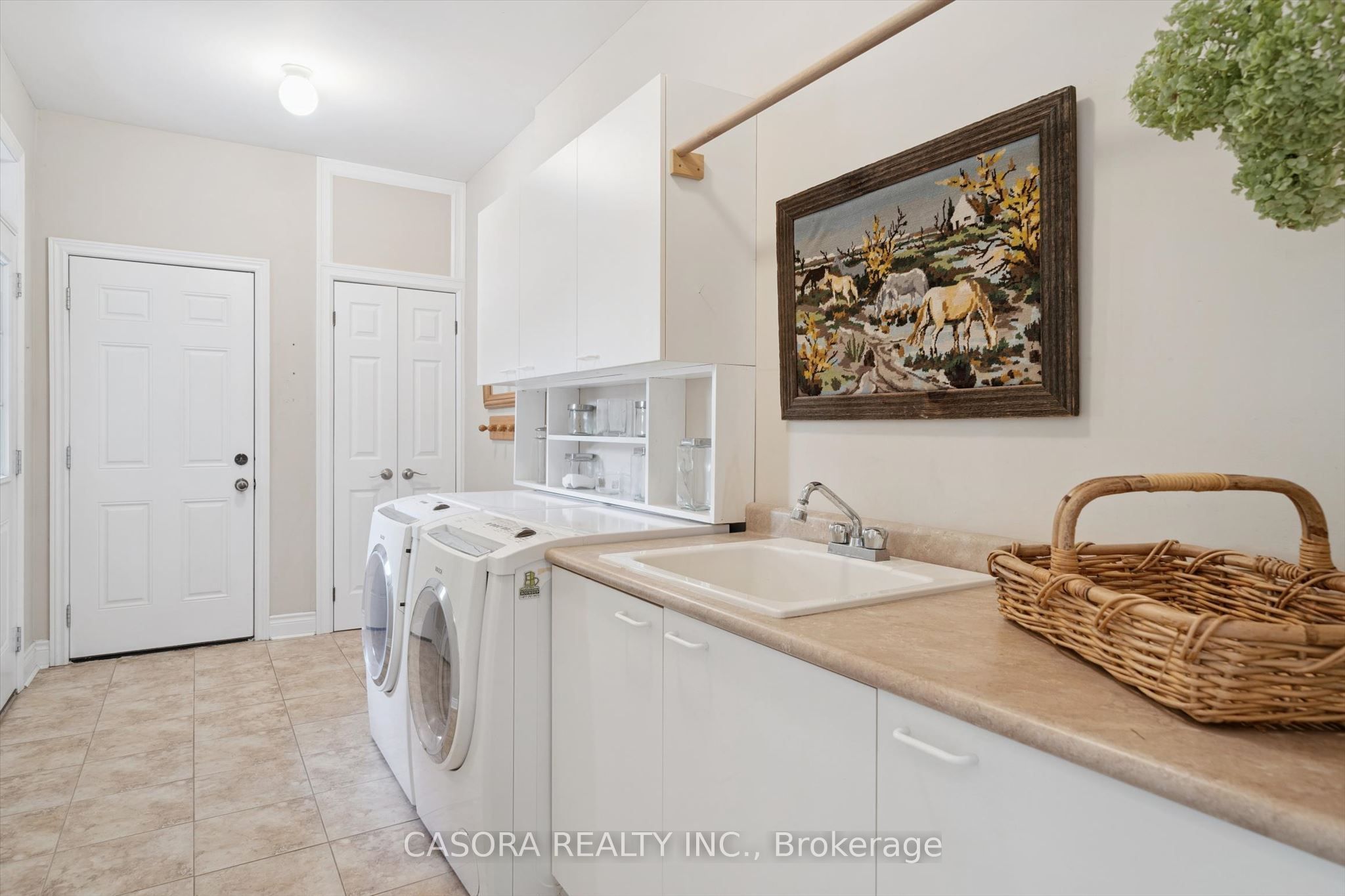 15 Breakwater Court Property Photo 23