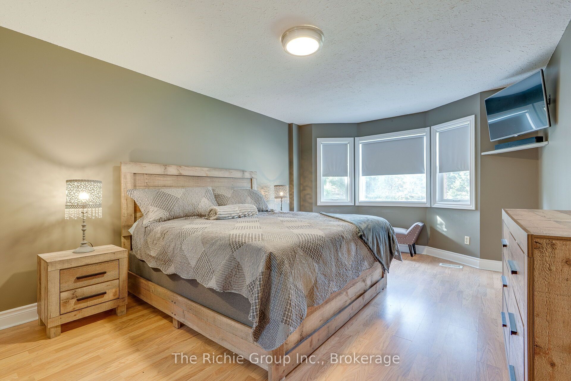 5 Shell Crescent Property Photo 11