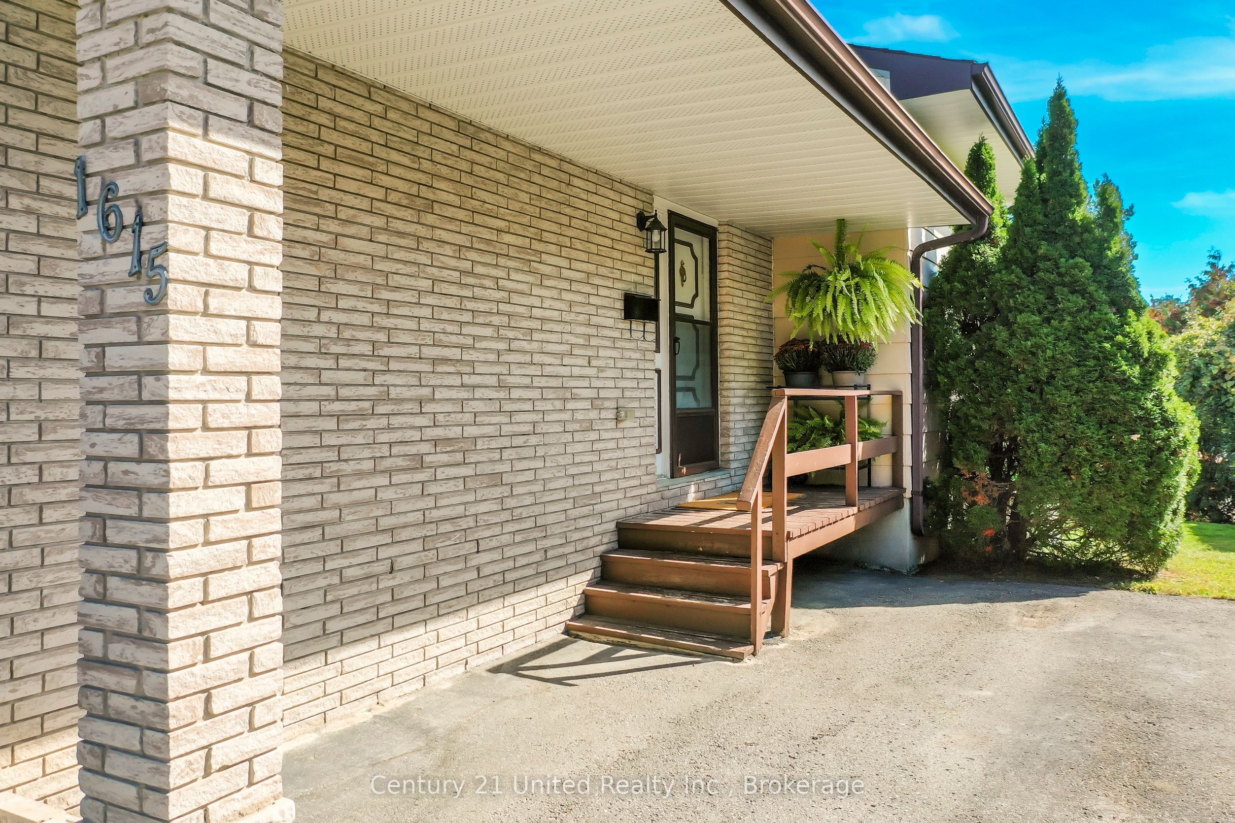 1615 Cherryhill Road Property Photo 3