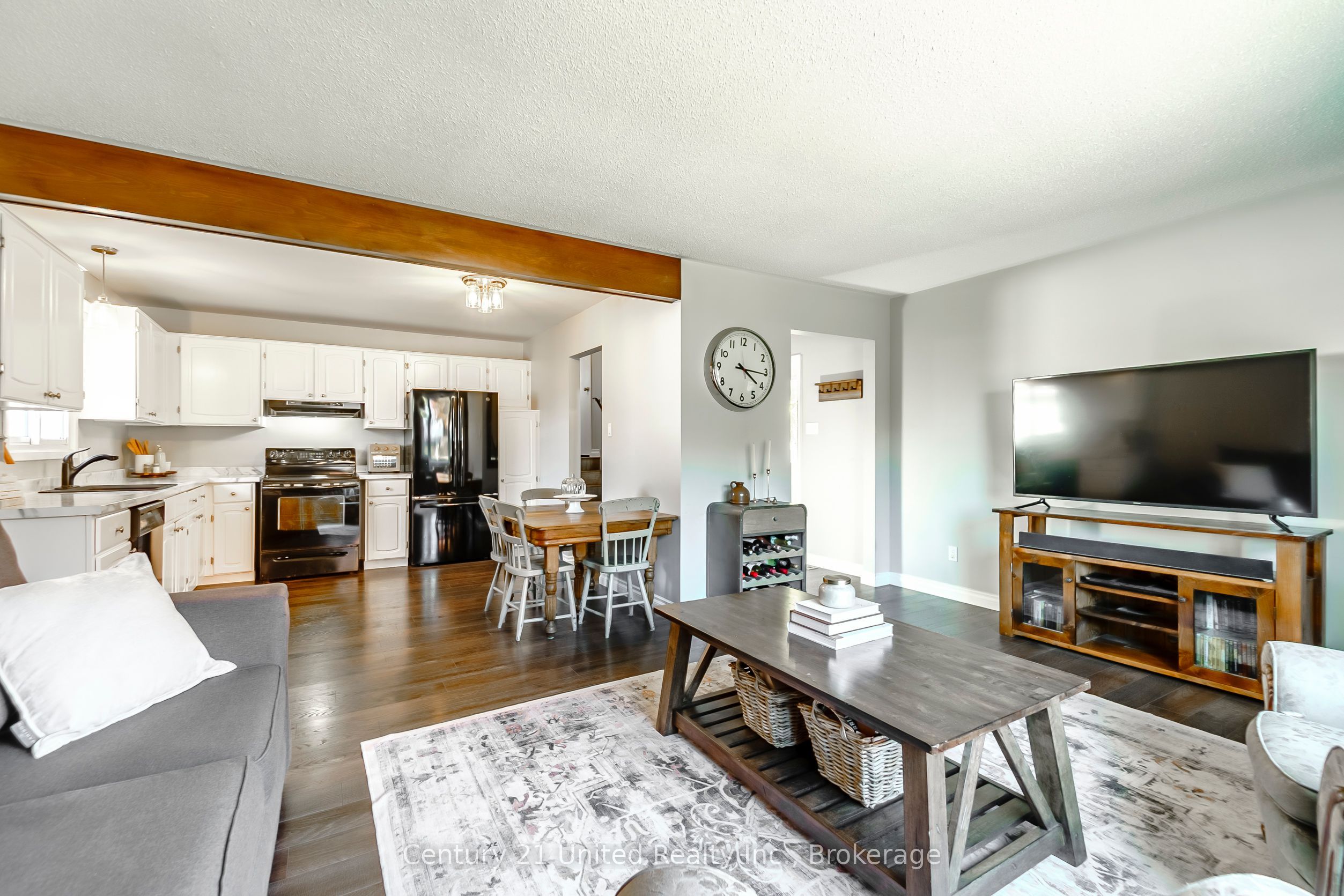 1615 Cherryhill Road Property Photo 6