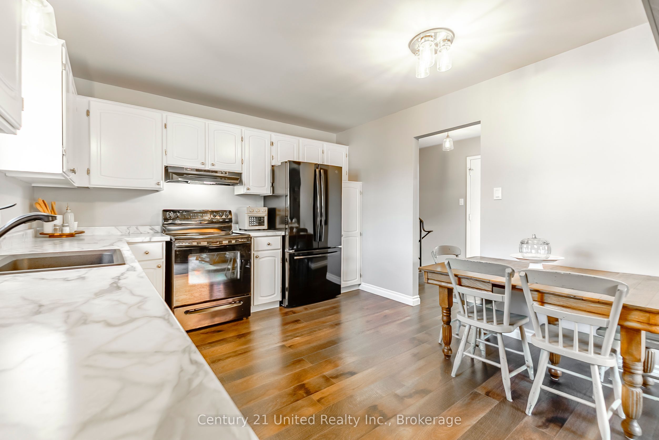 1615 Cherryhill Road Property Photo 8