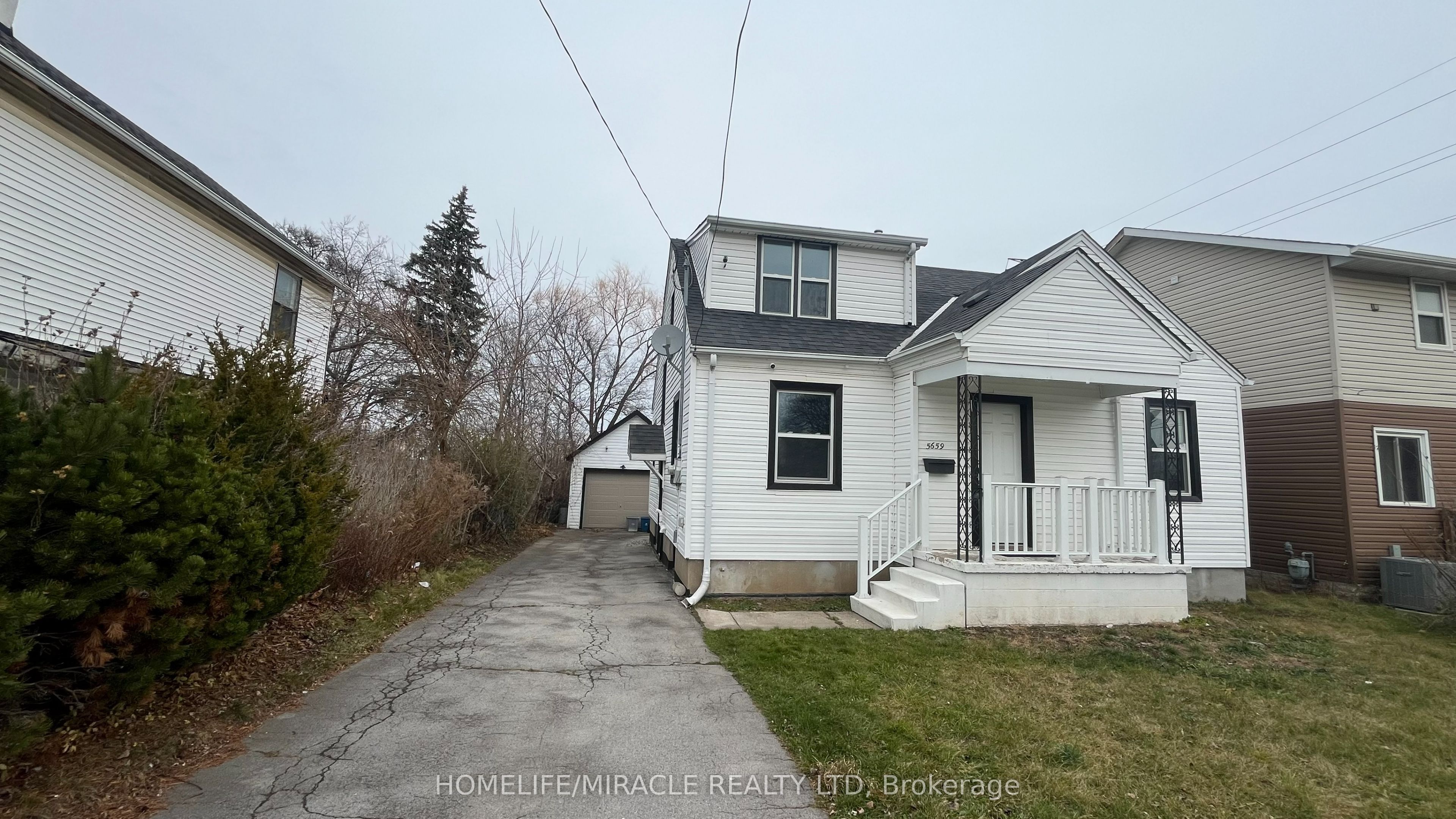5659 Robinson Street Property Photo 2