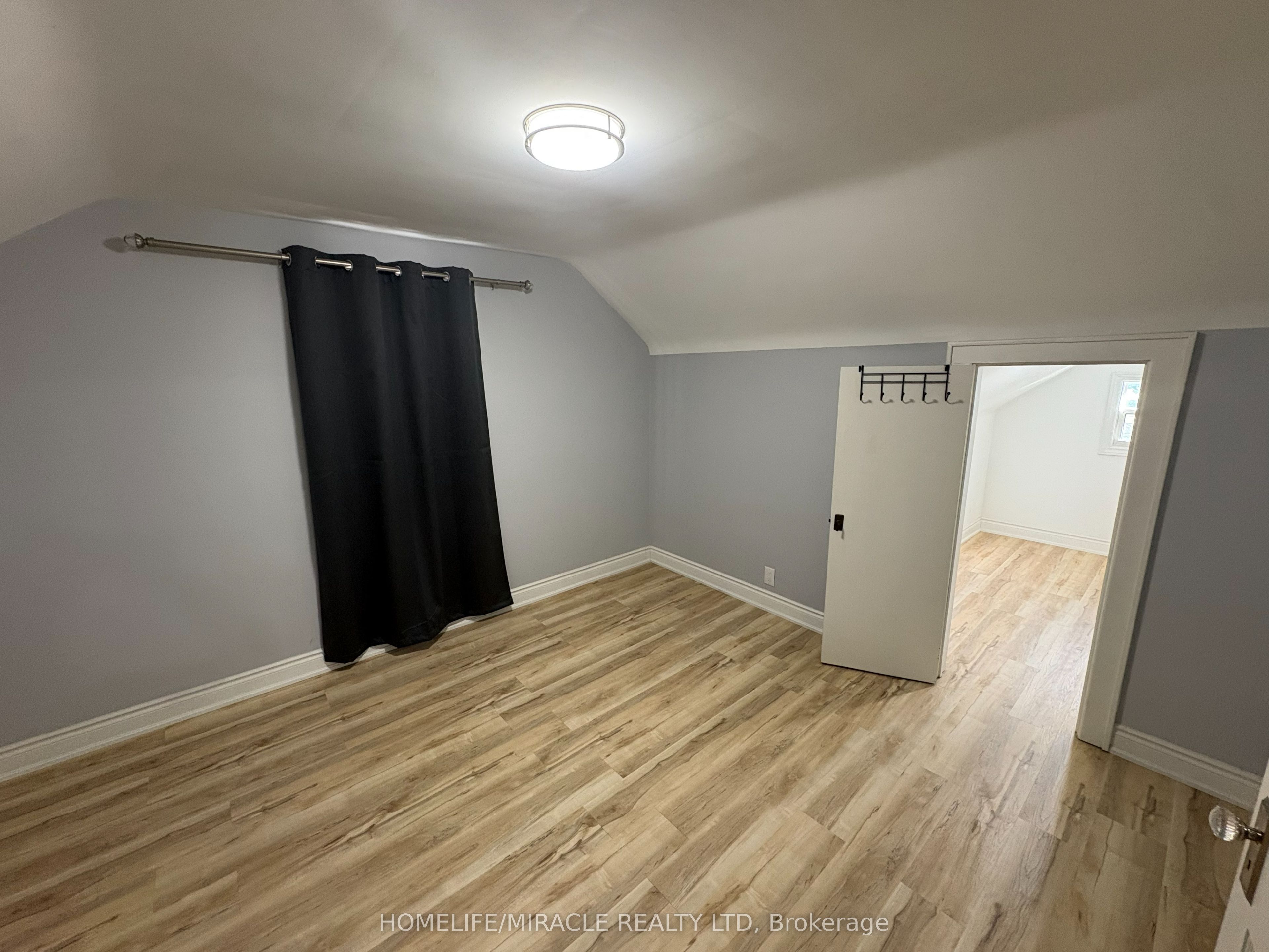5659 Robinson Street Property Photo 12
