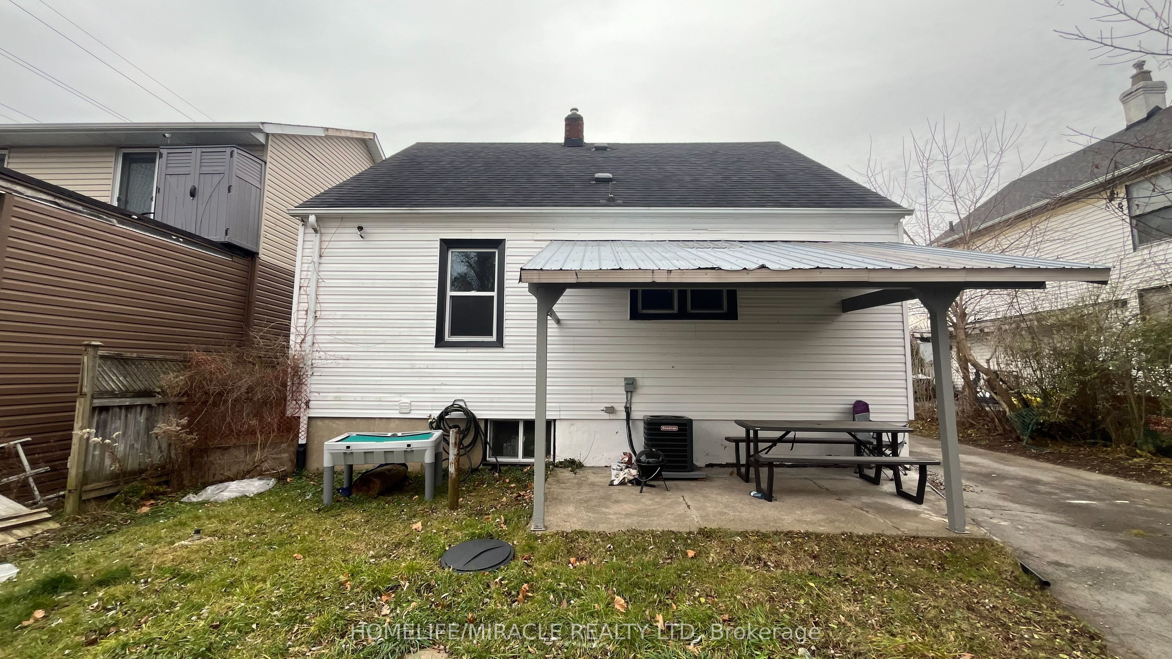 5659 Robinson Street Property Photo 16