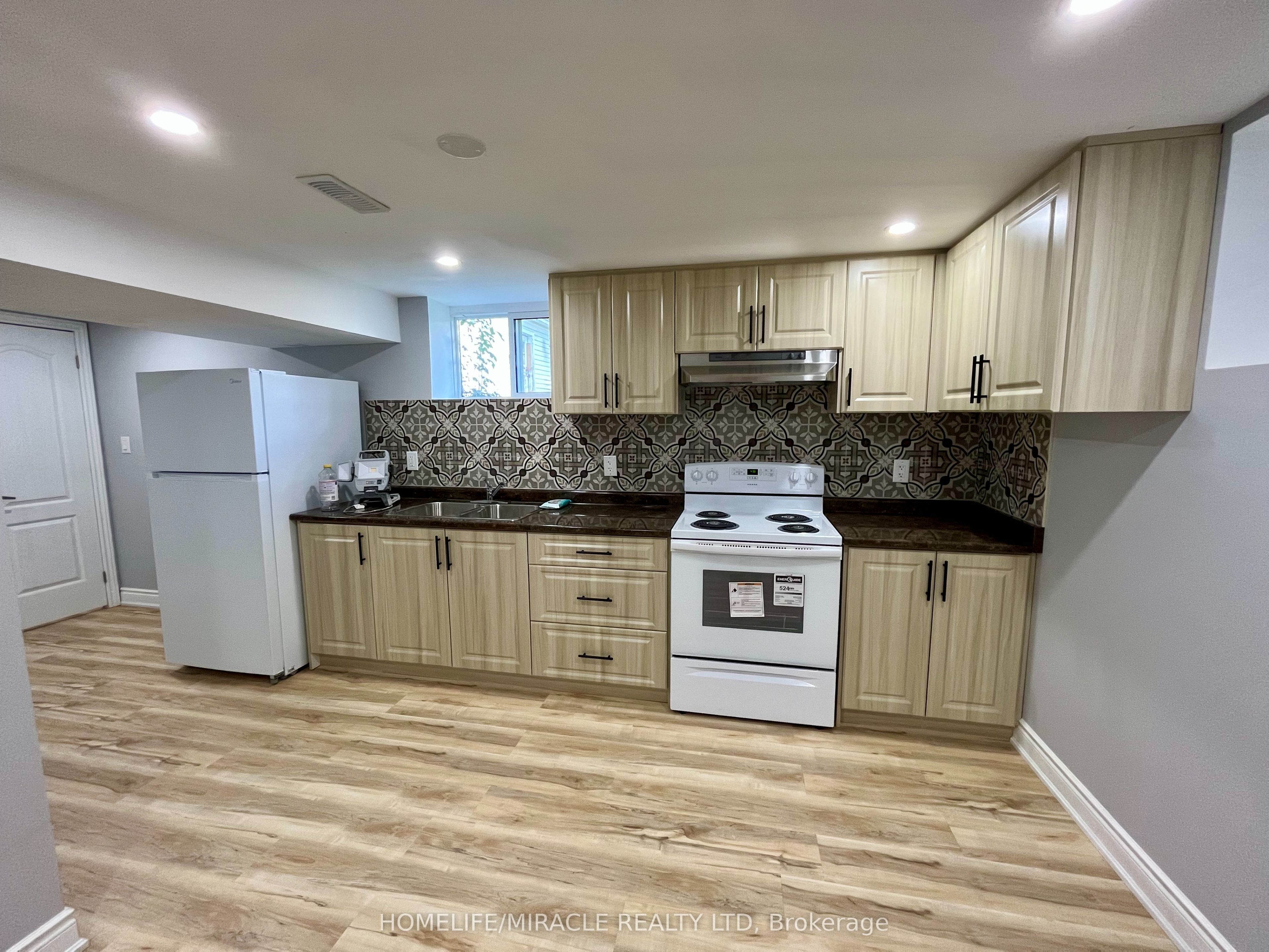 5659 Robinson Street Property Photo 19