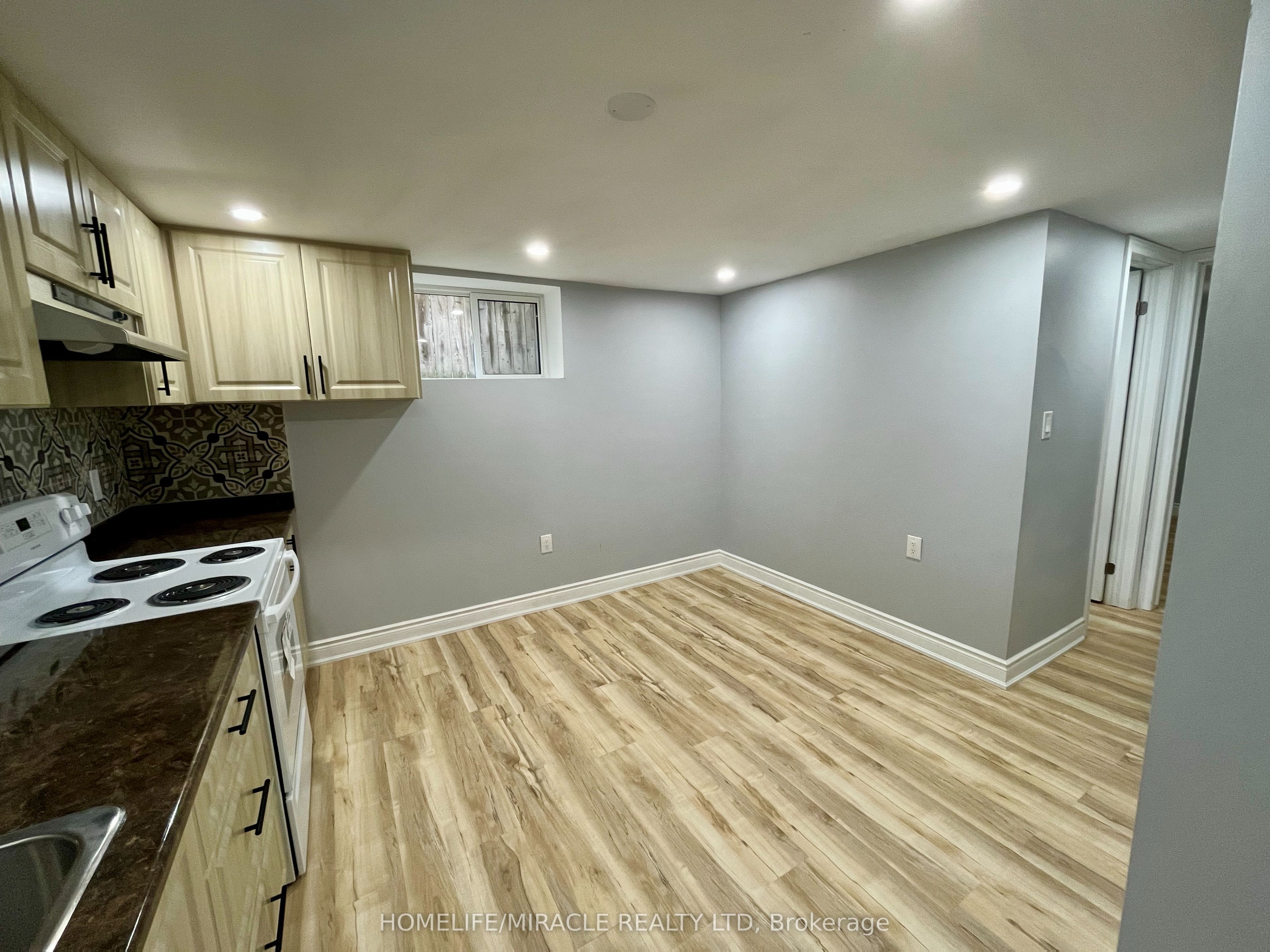 5659 Robinson Street Property Photo 20