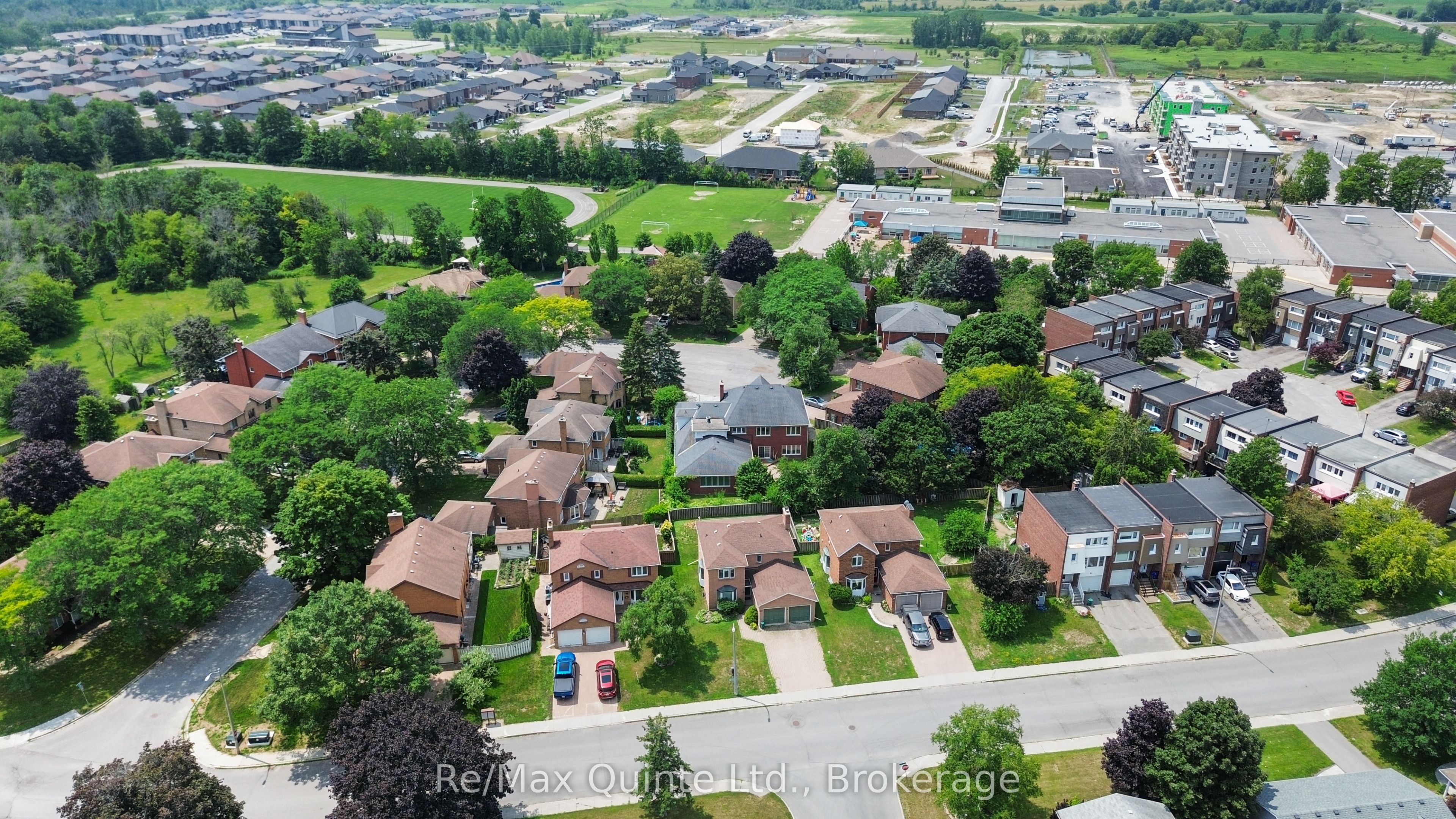 17 Applewood Court Property Photo 6