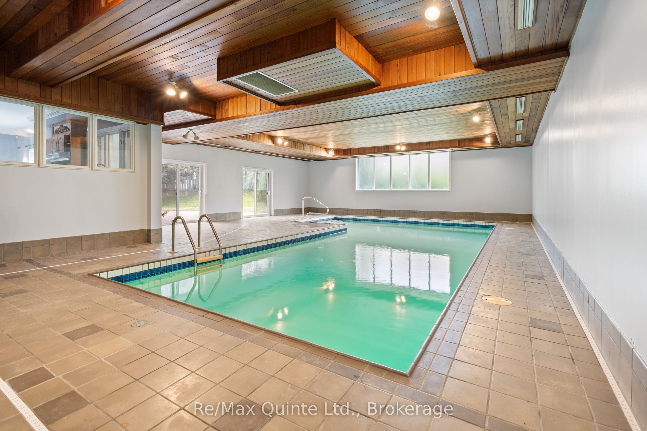 17 Applewood Court Property Photo 23