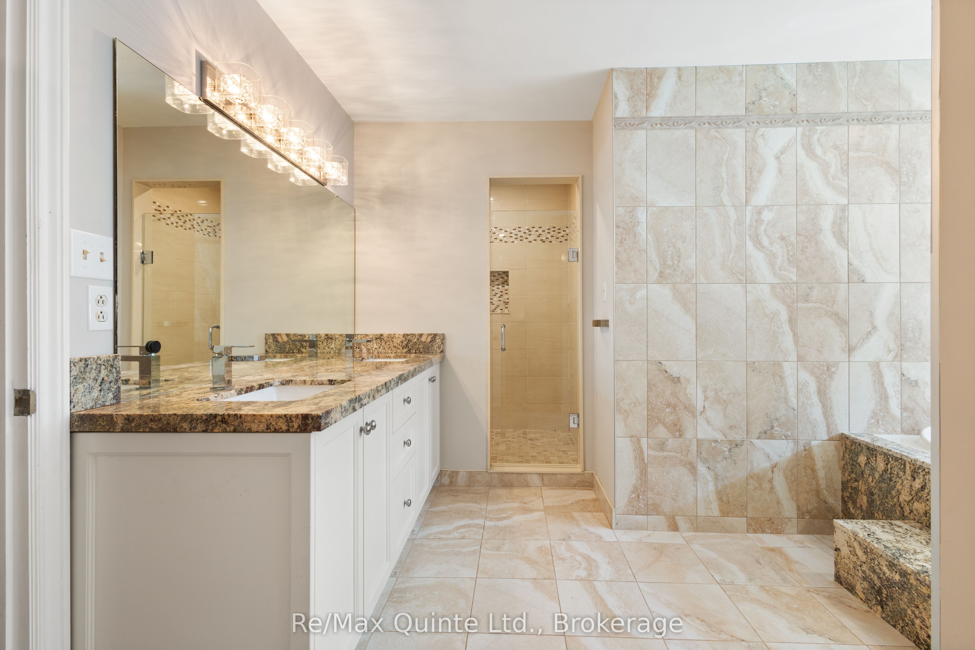 17 Applewood Court Property Photo 33