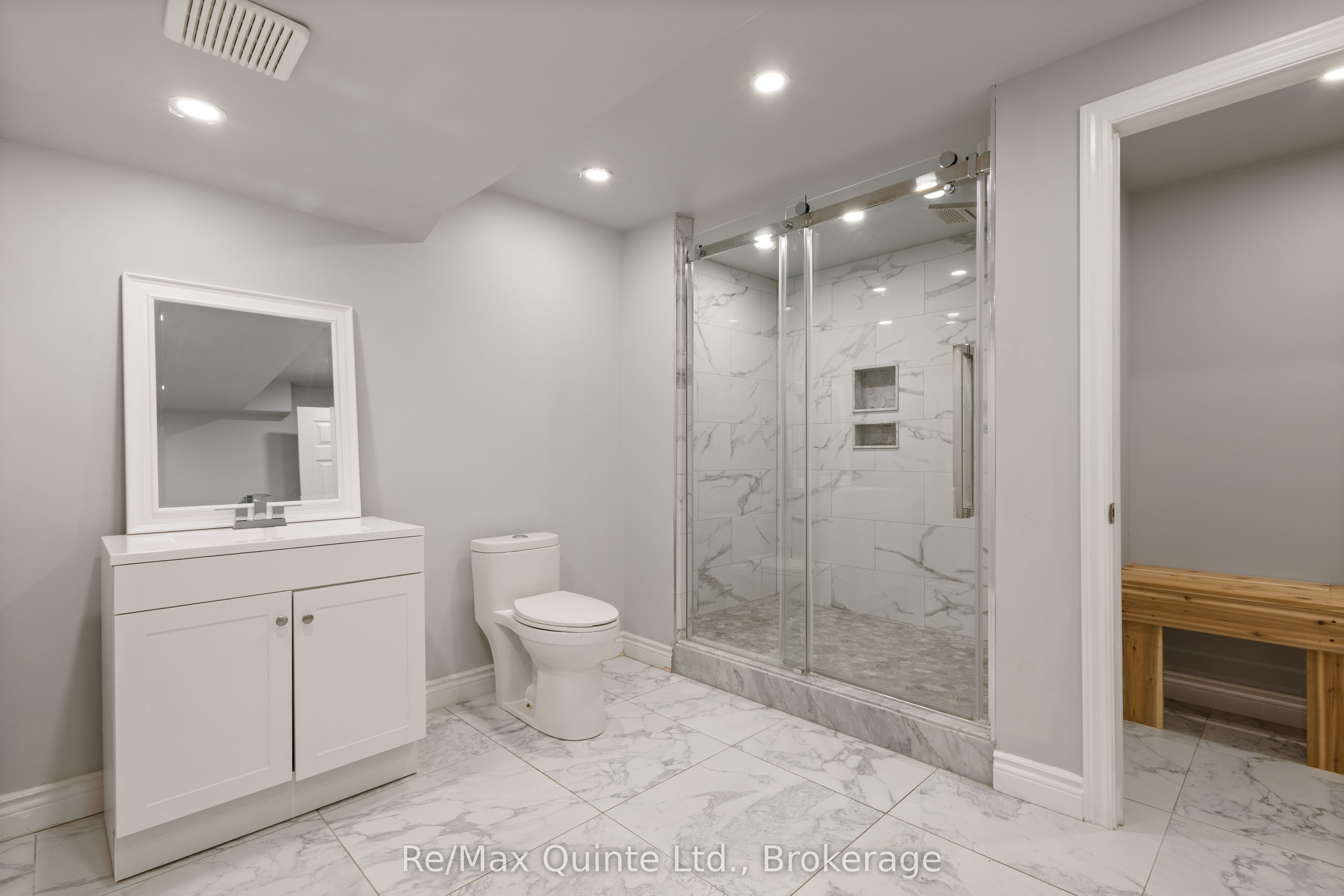 17 Applewood Court Property Photo 47