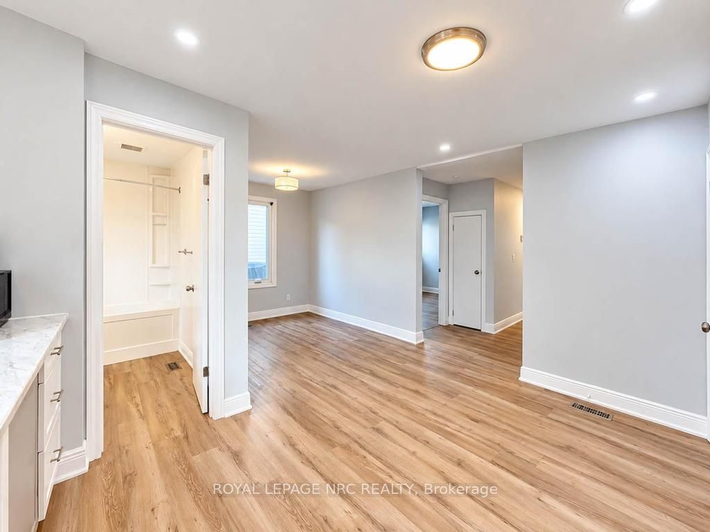 369 Lincoln Street Property Photo 14