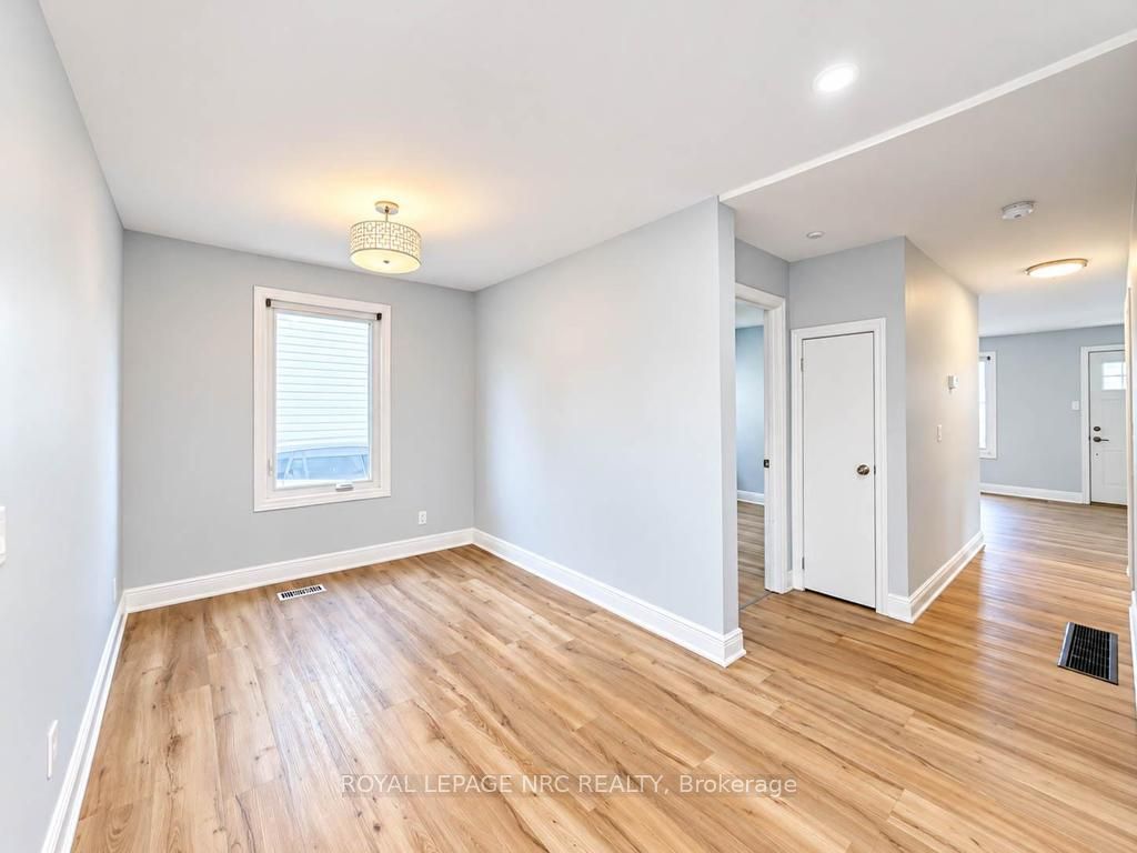 369 Lincoln Street Property Photo 16