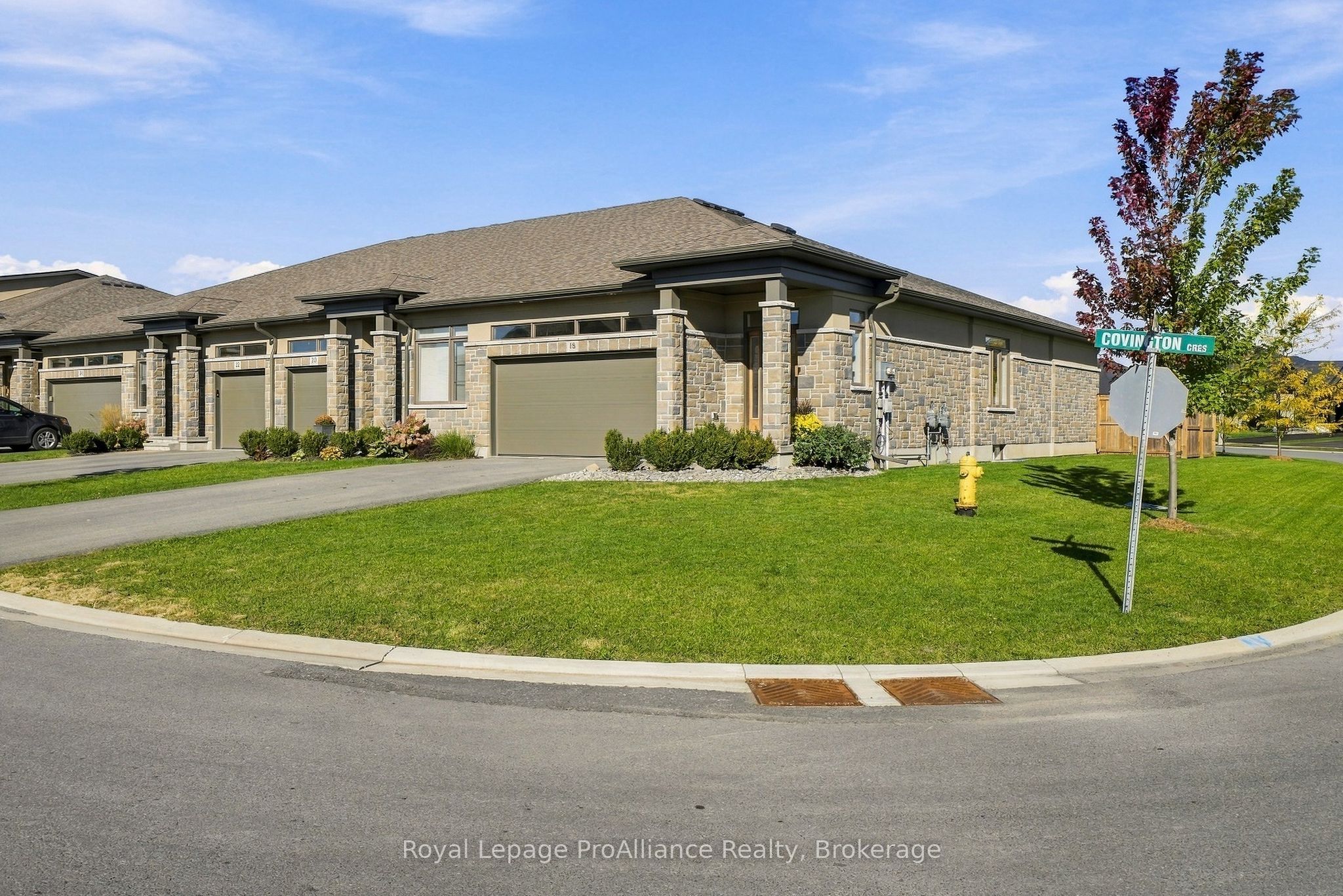 18 Covington Crescent Property Photo 2