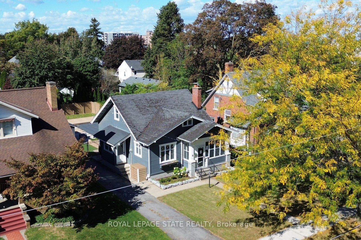 6 Nelles Boulevard Property Photo 3