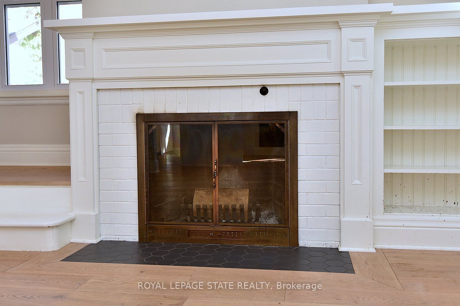 6 Nelles Boulevard Property Photo 6