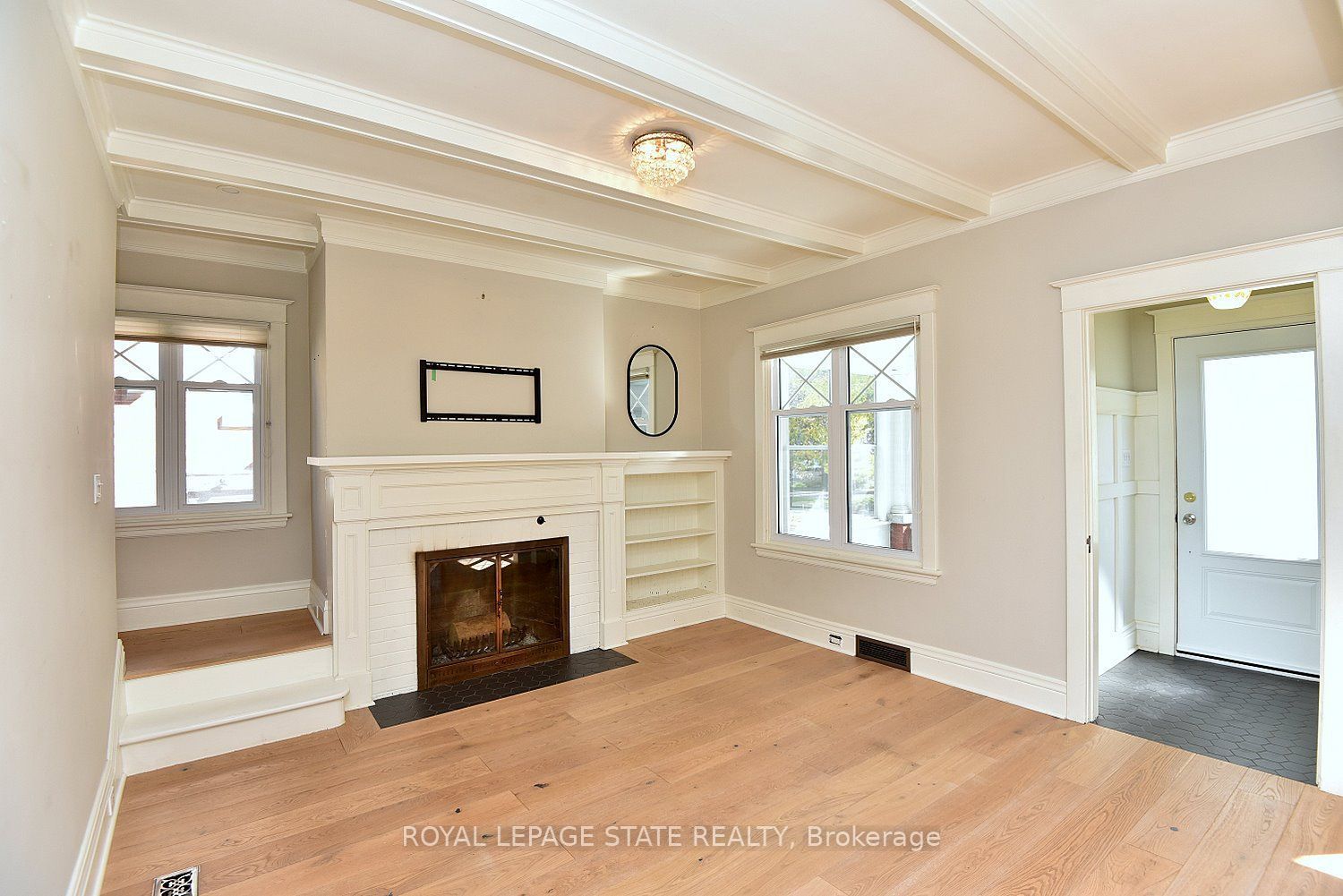 6 Nelles Boulevard Property Photo 8