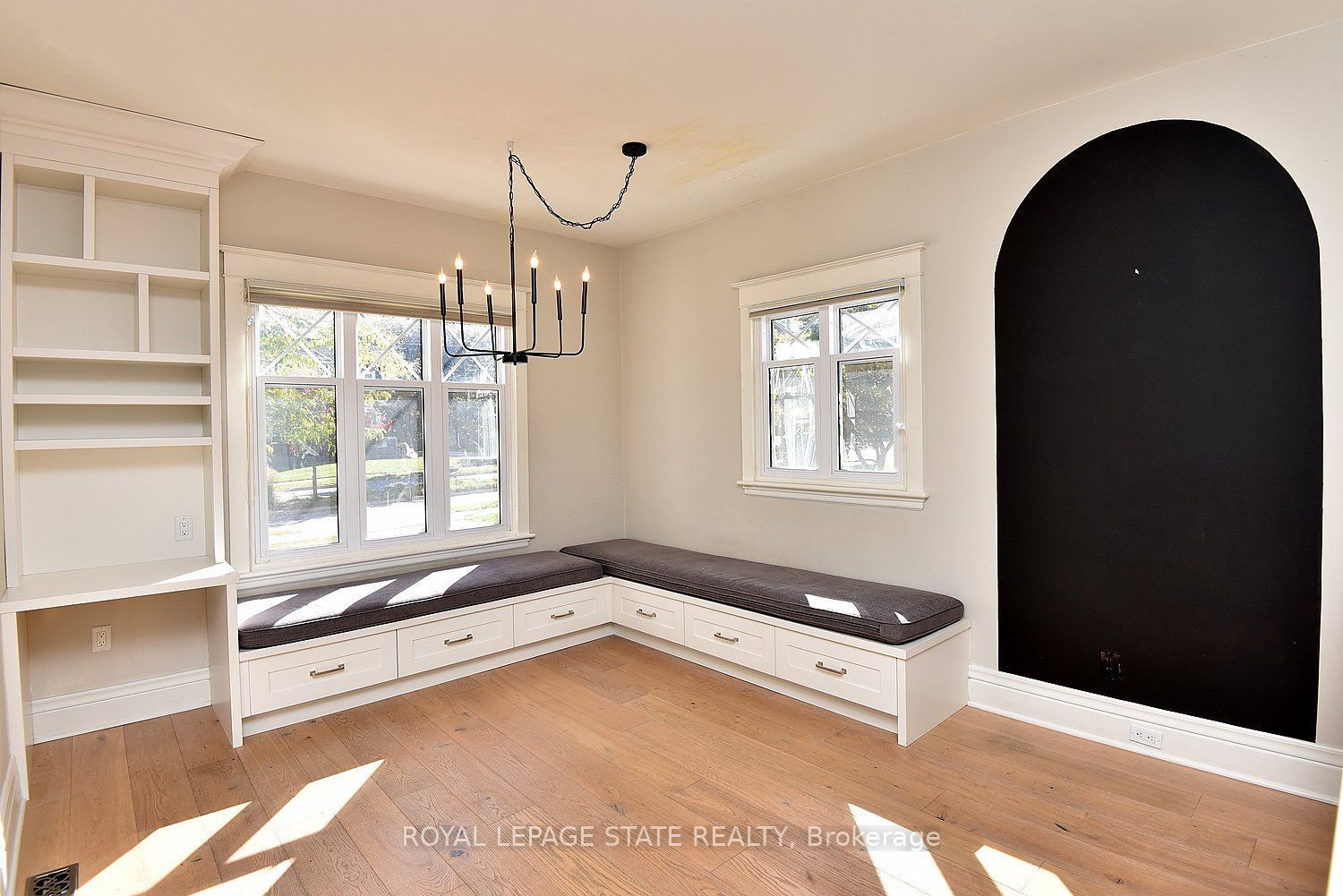 6 Nelles Boulevard Property Photo 14