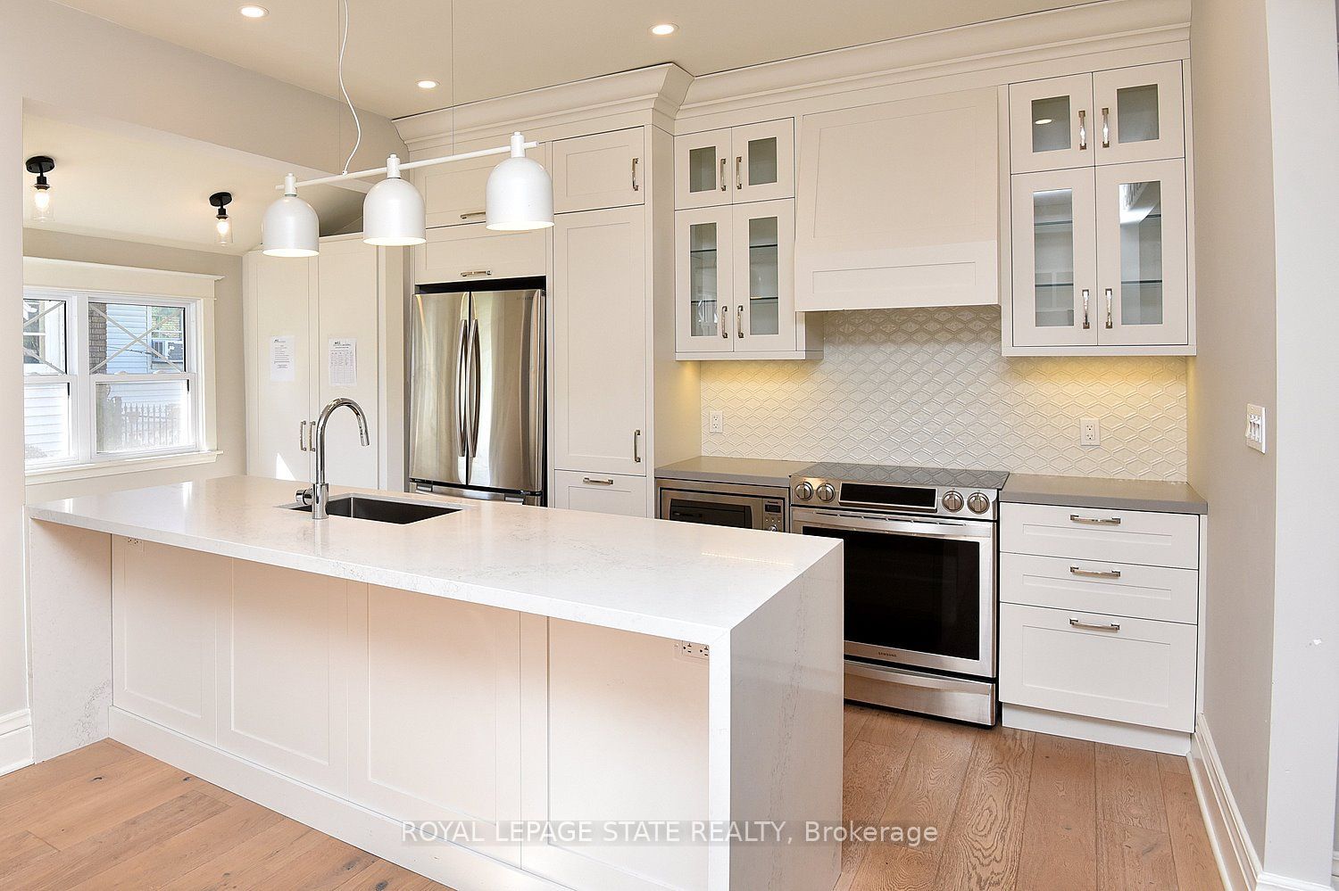 6 Nelles Boulevard Property Photo 15