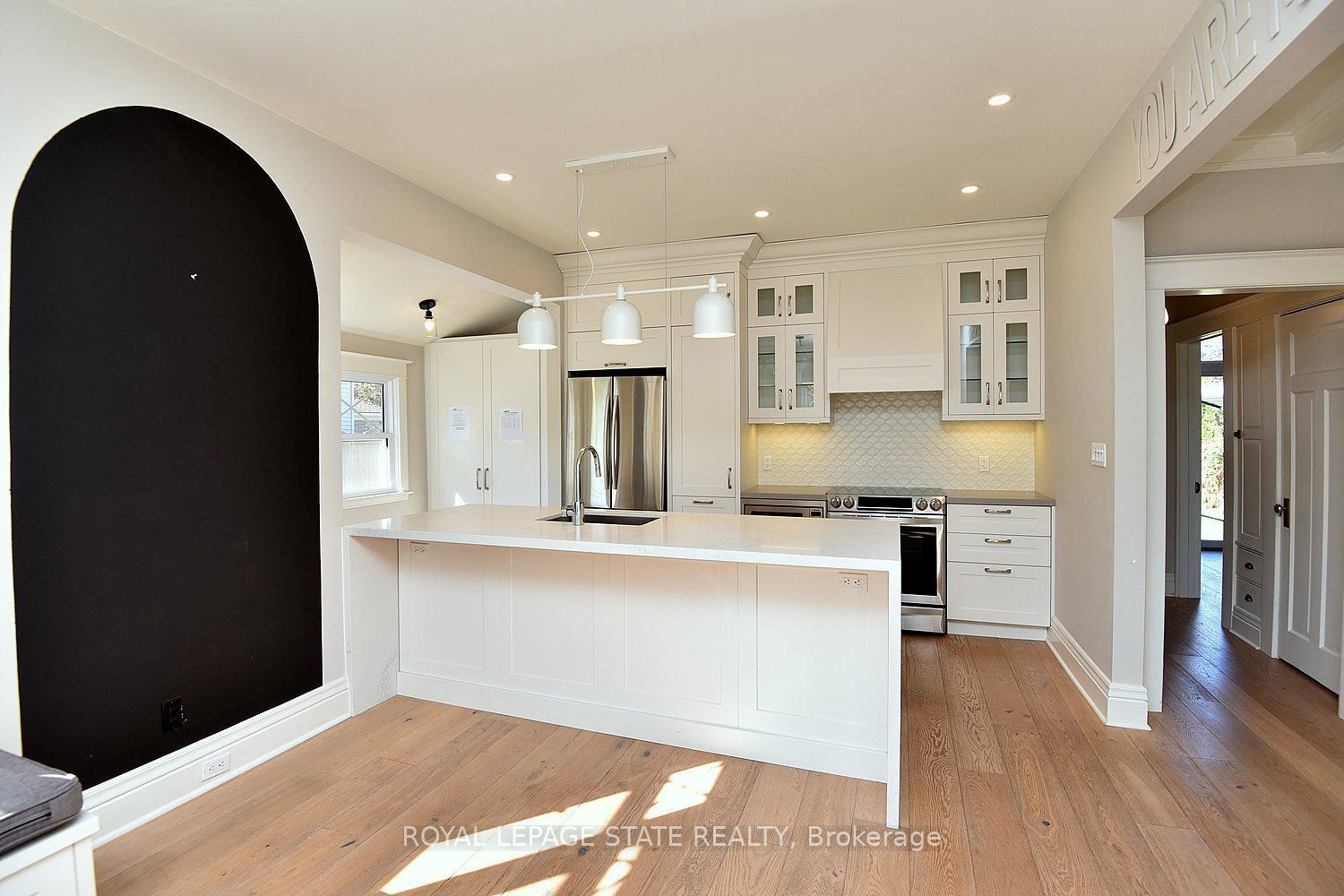 6 Nelles Boulevard Property Photo 20