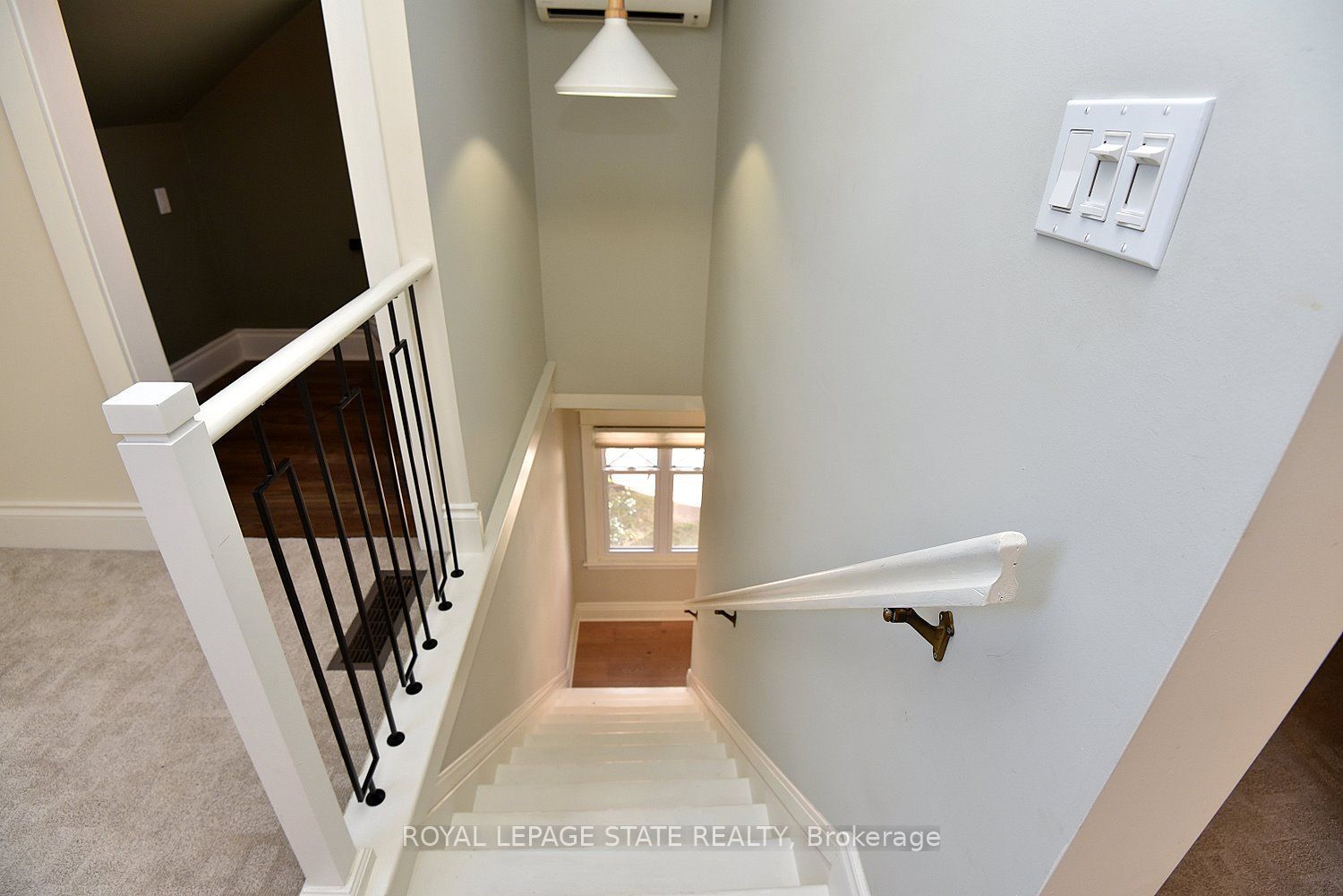 6 Nelles Boulevard Property Photo 21