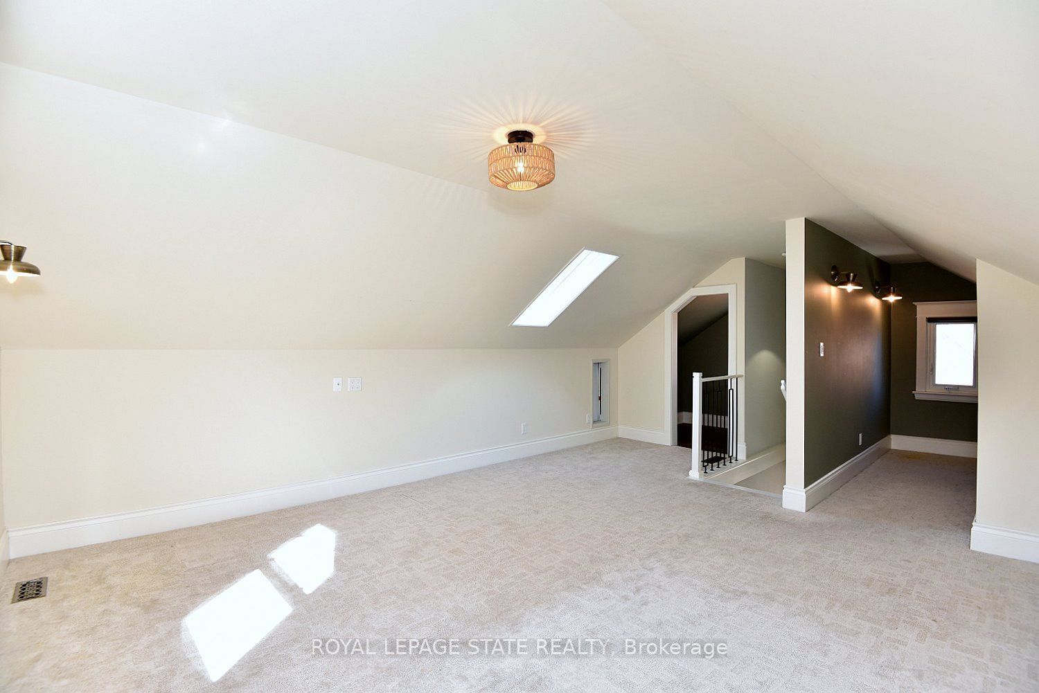 6 Nelles Boulevard Property Photo 22