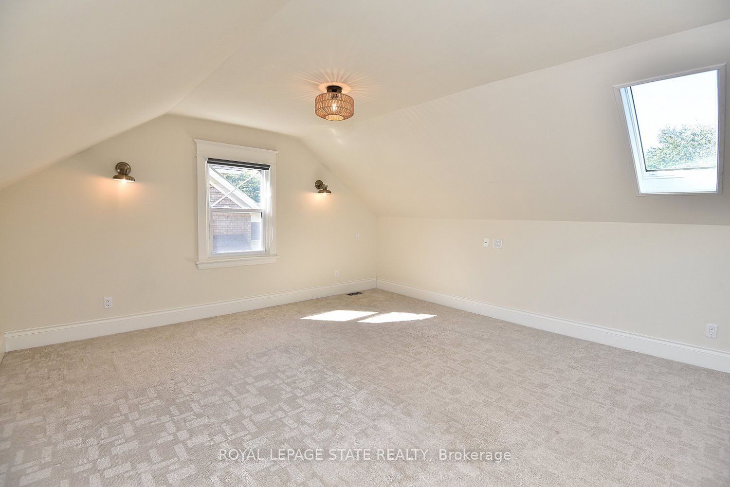 6 Nelles Boulevard Property Photo 23