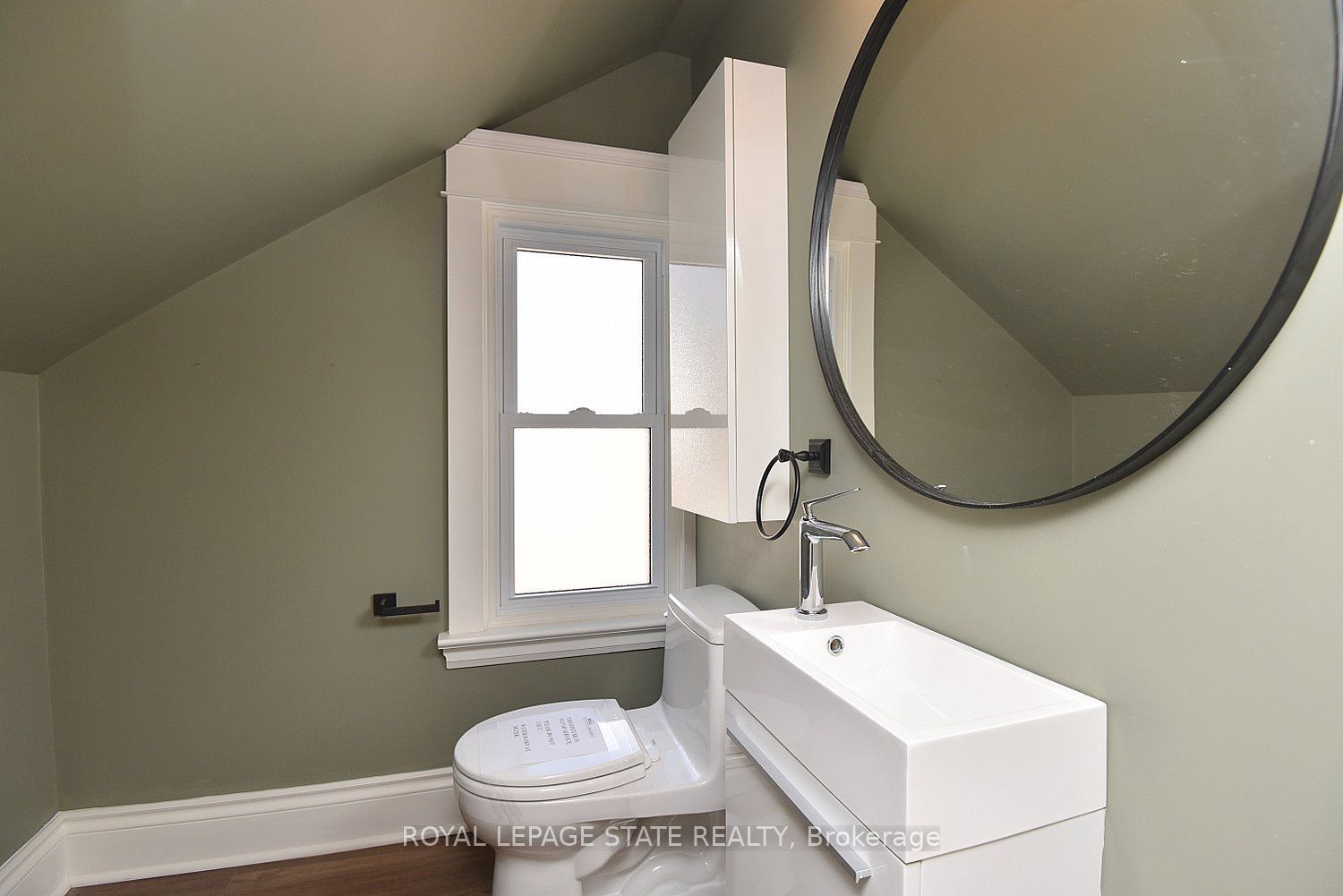 6 Nelles Boulevard Property Photo 24