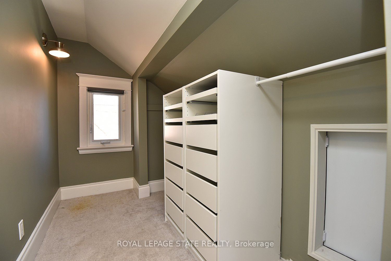 6 Nelles Boulevard Property Photo 25