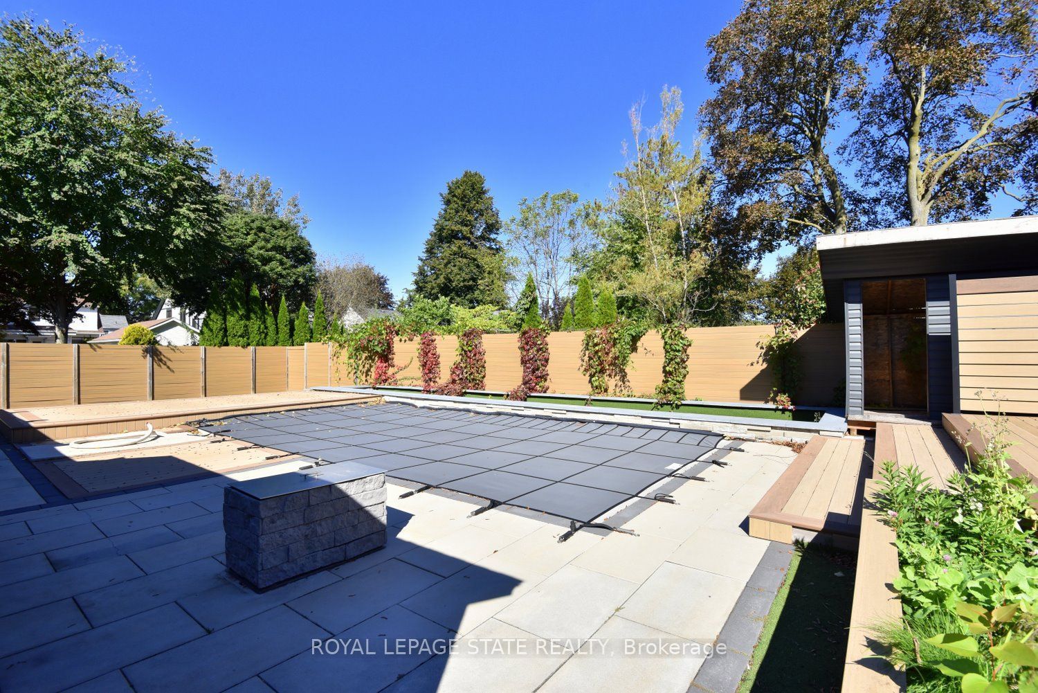6 Nelles Boulevard Property Photo 37